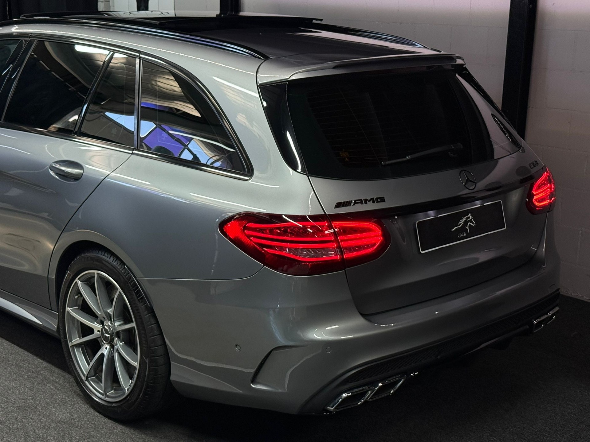 MERCEDES-BENZ C 63 AMG Speedshift /// Service stets in der Vertragswerkstatt durchgeführt-image-8