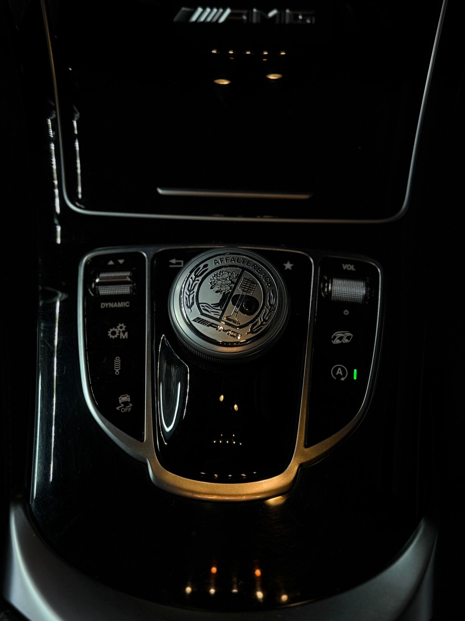 MERCEDES-BENZ C 63 AMG Speedshift /// Service stets in der Vertragswerkstatt durchgeführt-image-16