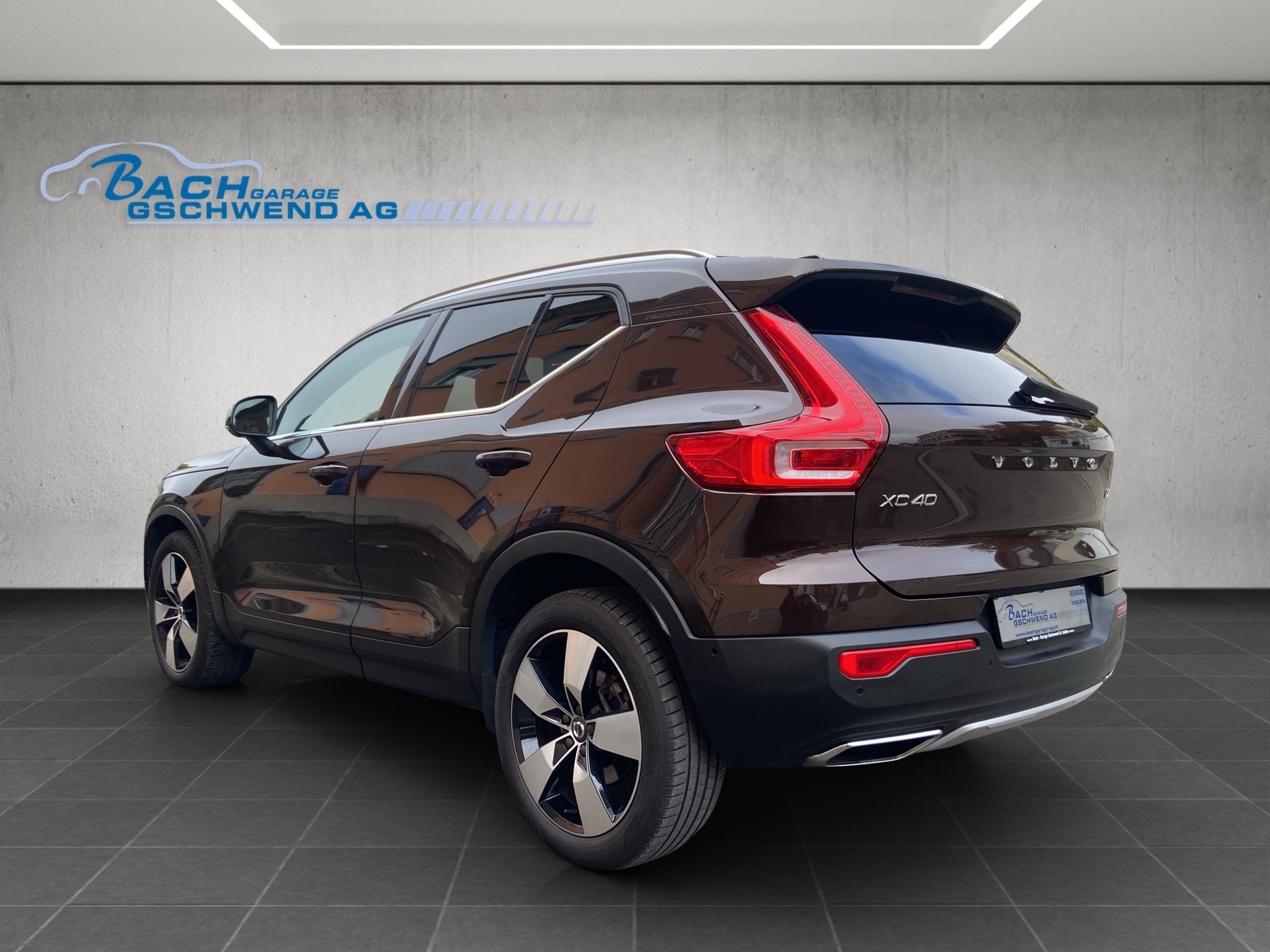 VOLVO XC40 D4 AWD Inscription Geartronic-image-4
