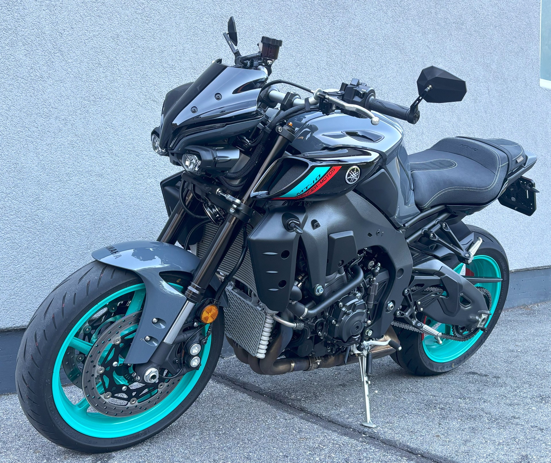 YAMAHA MT-10 ABS-showroom-element-2