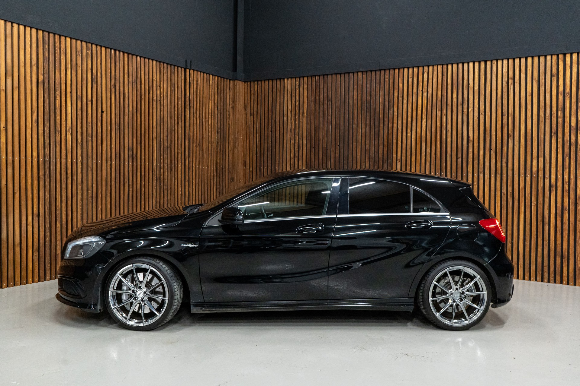 MERCEDES-BENZ A 45 AMG 4m-image-7