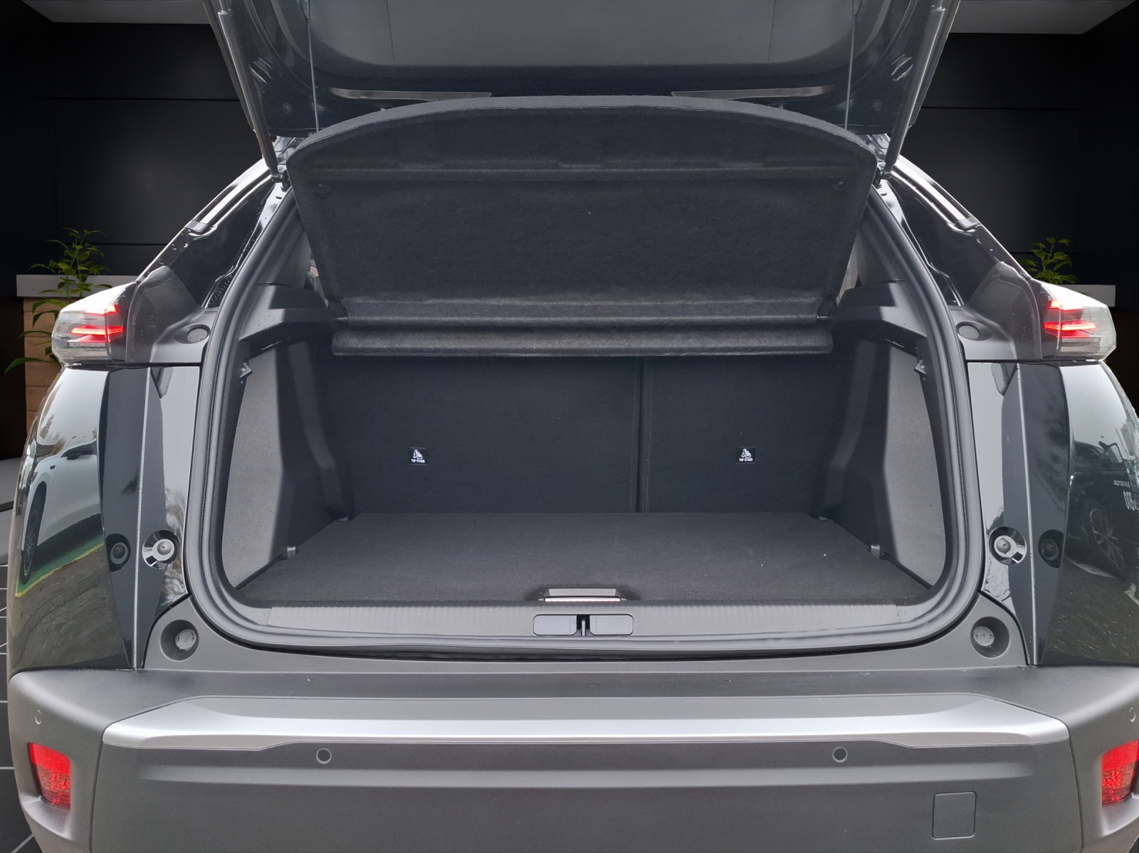 PEUGEOT 2008 NEW 1.2 145 MHEV GT-image-8