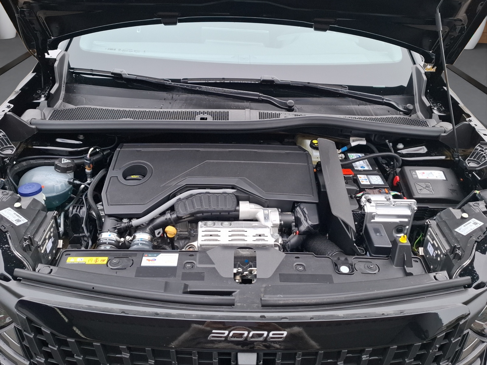 PEUGEOT 2008 NEW 1.2 145 MHEV GT-image-13