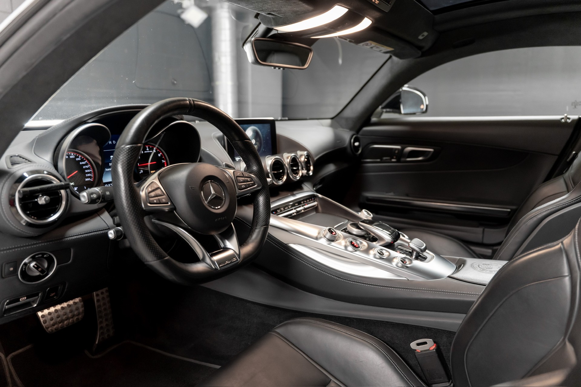MERCEDES-BENZ AMG GT S Speedshift DCT-image-6