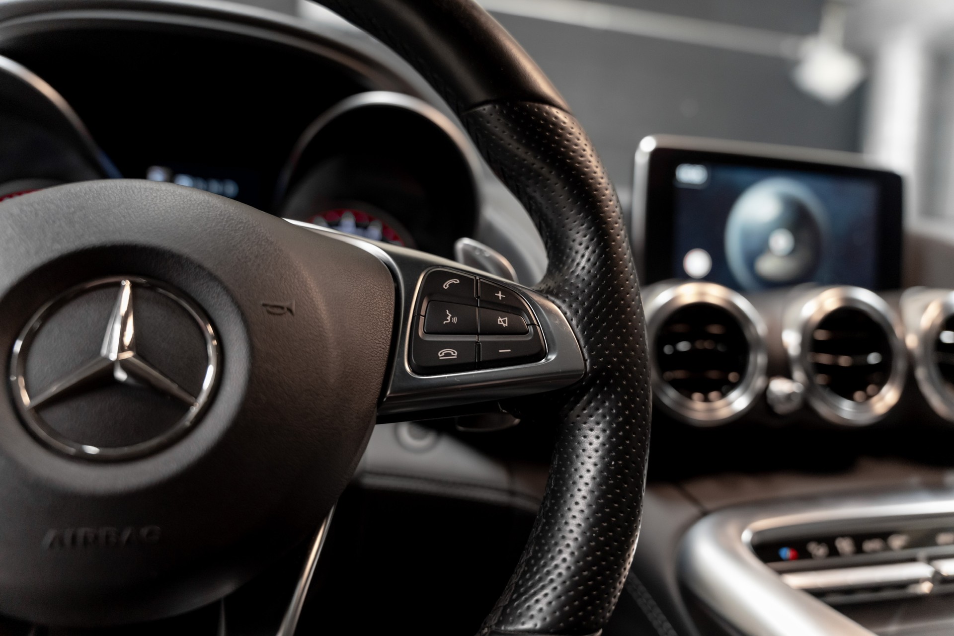 MERCEDES-BENZ AMG GT S Speedshift DCT-image-9