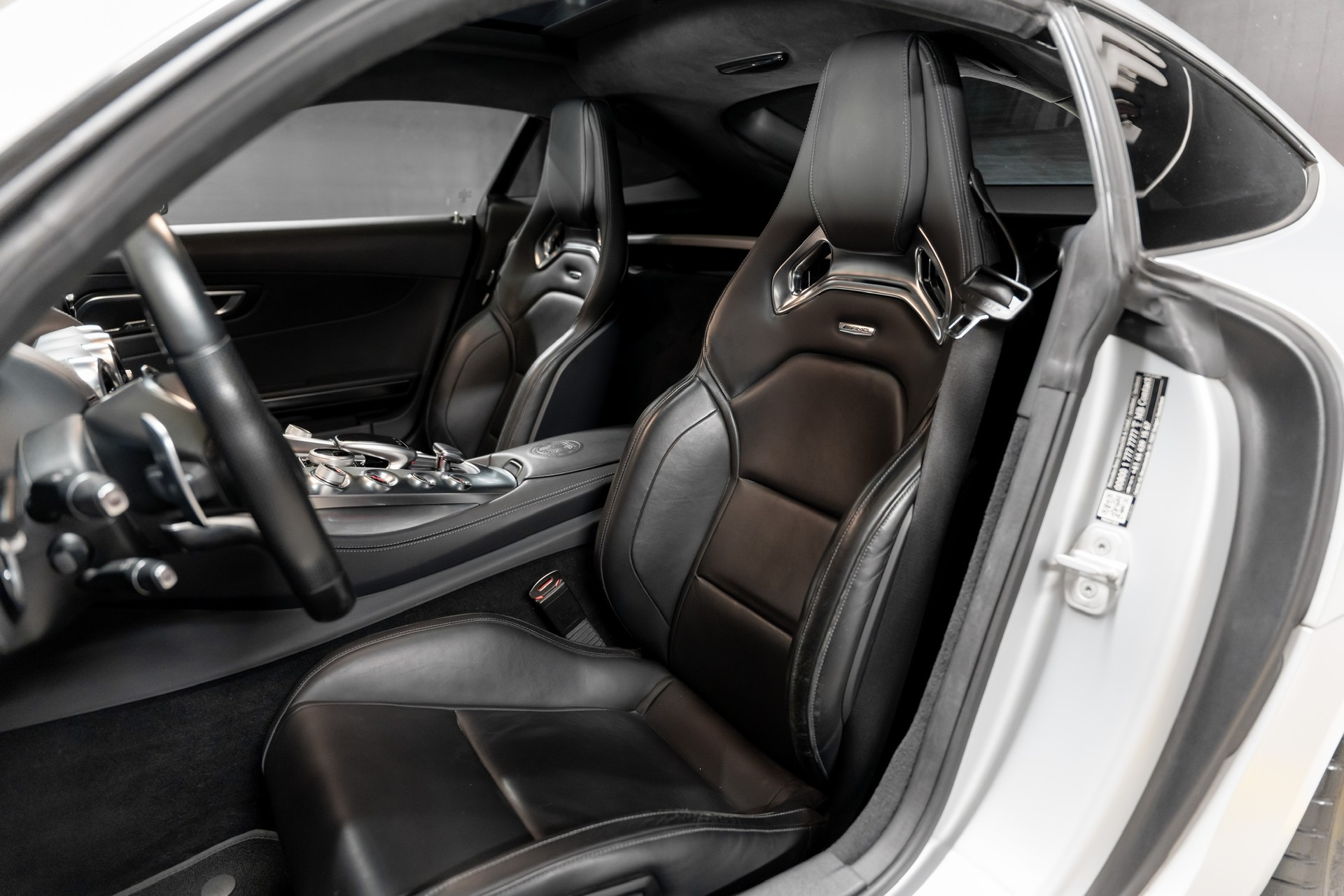 MERCEDES-BENZ AMG GT S Speedshift DCT-image-4
