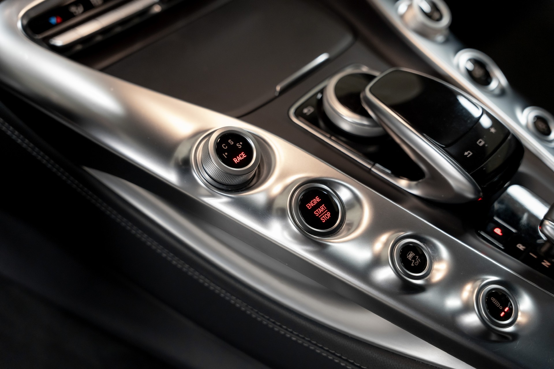 MERCEDES-BENZ AMG GT S Speedshift DCT-image-14