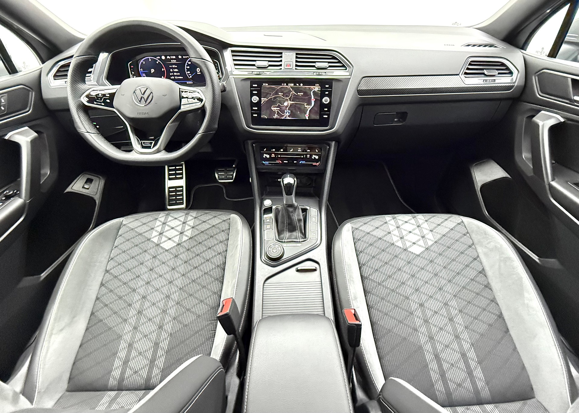 VW Tiguan Allspace 2.0 TDI SCR R-Line 4Motion DSG-image-7