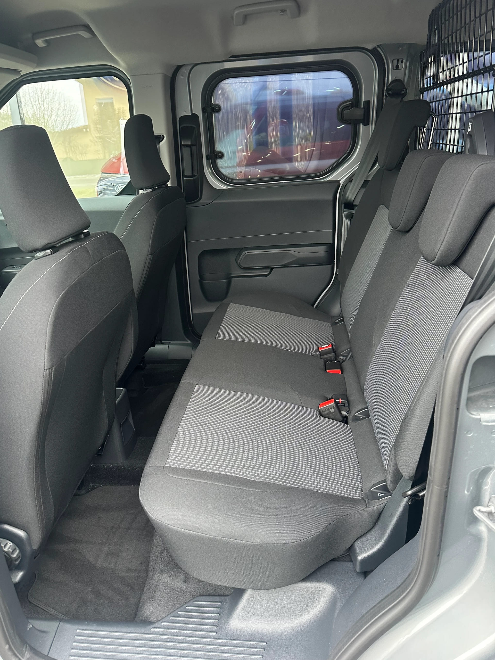FORD Transit Courier Dkab. van 1.0 Trend/100CV/Man.-image-12