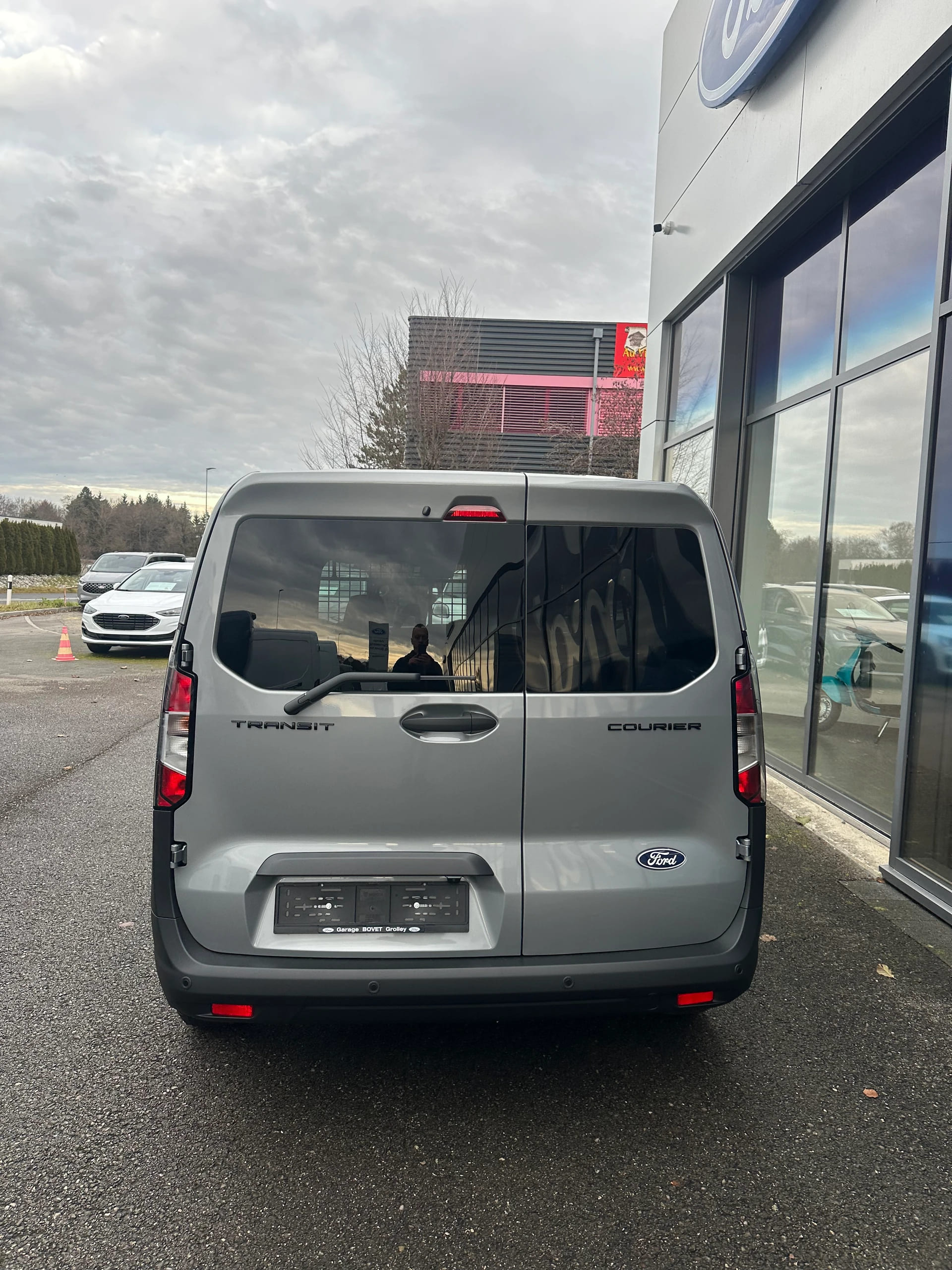 FORD Transit Courier Dkab. van 1.0 Trend/100CV/Man.-image-4
