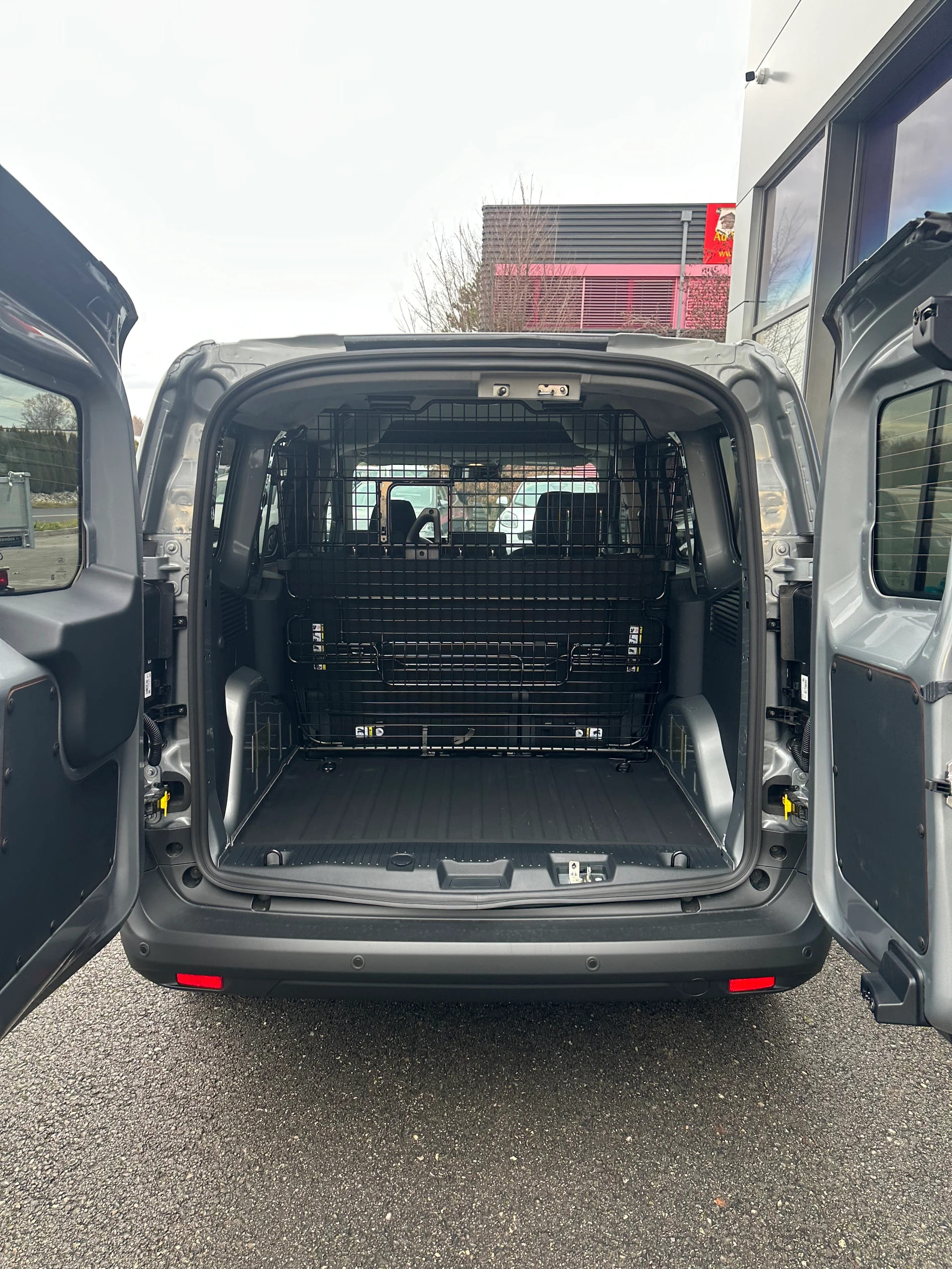 FORD Transit Courier Dkab. van 1.0 Trend/100CV/Man.-image-5