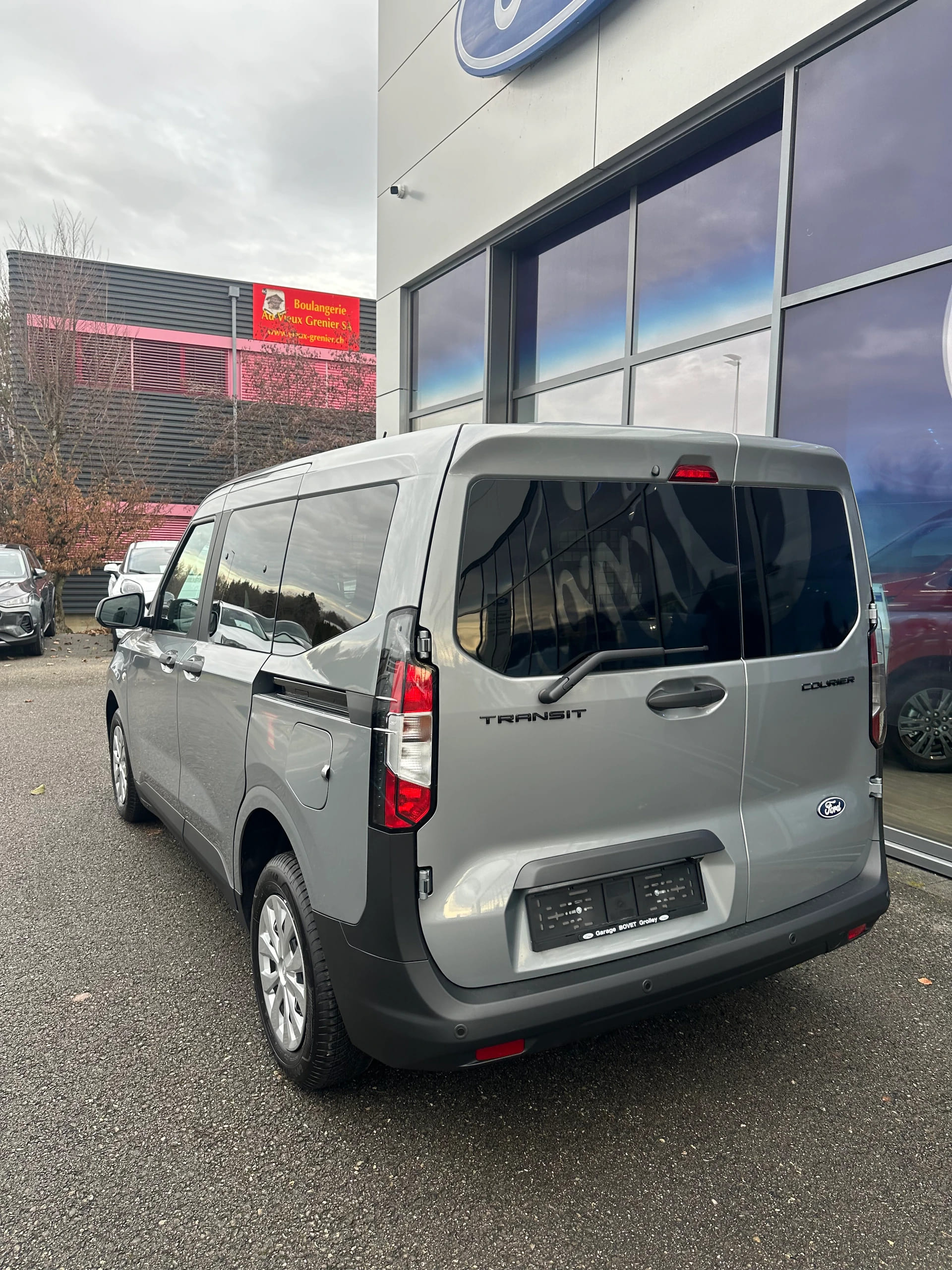 FORD Transit Courier Dkab. van 1.0 Trend/100CV/Man.-image-3