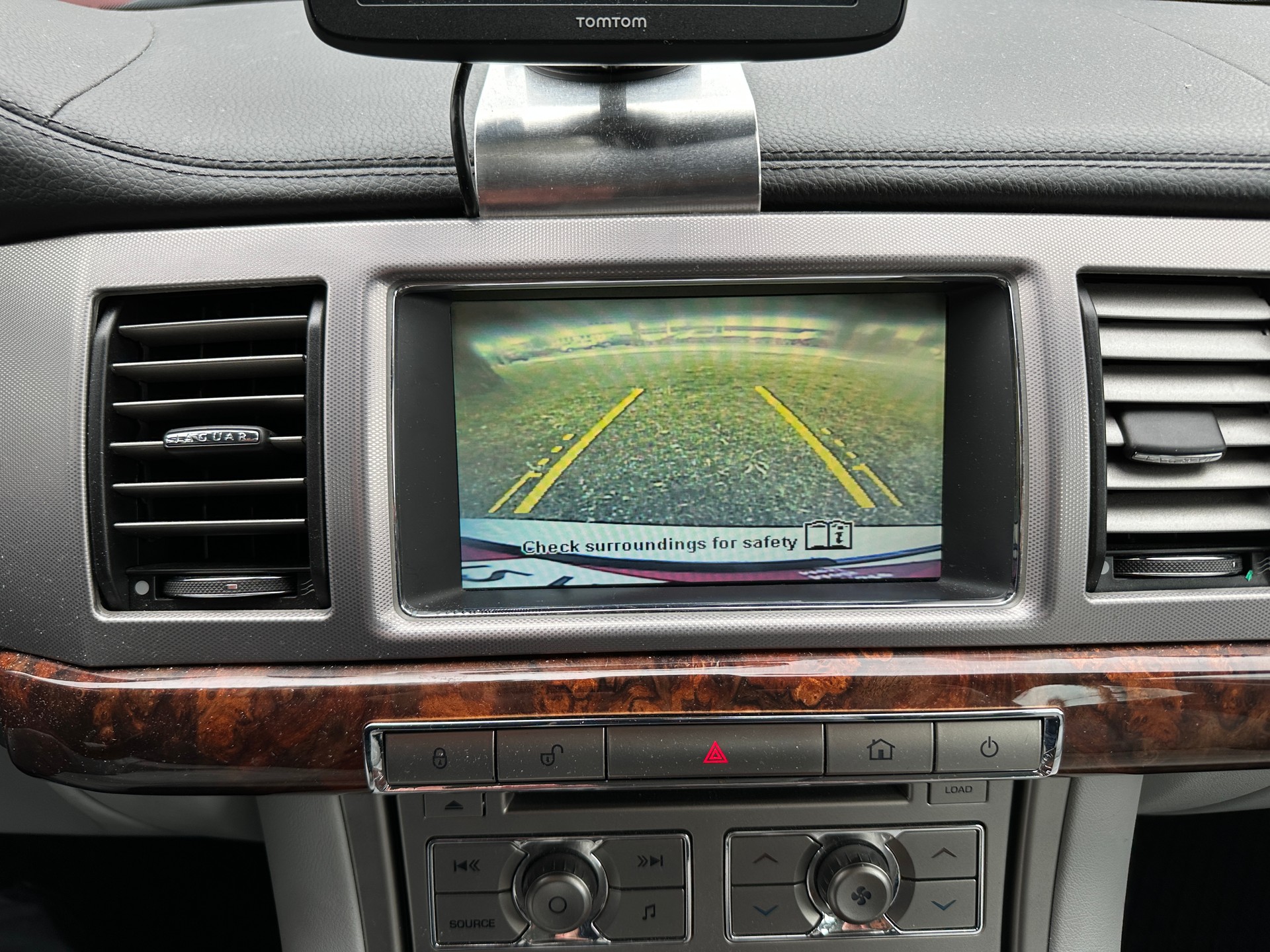 JAGUAR XF 3.0 V6 Greenwich Premium Luxury-image-7