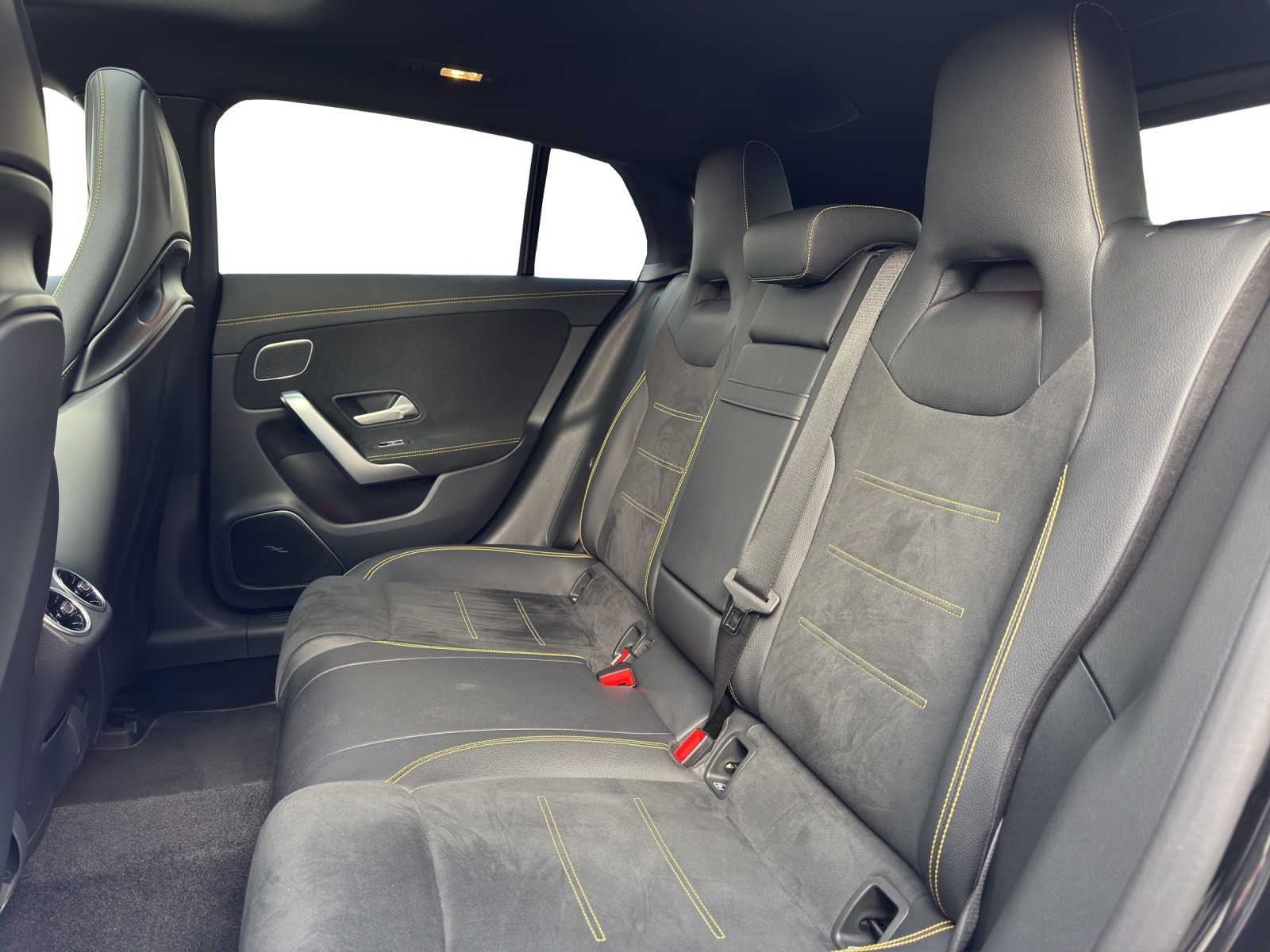 MERCEDES-BENZ CLA SB 45 S AMG 4Matic+-image-12