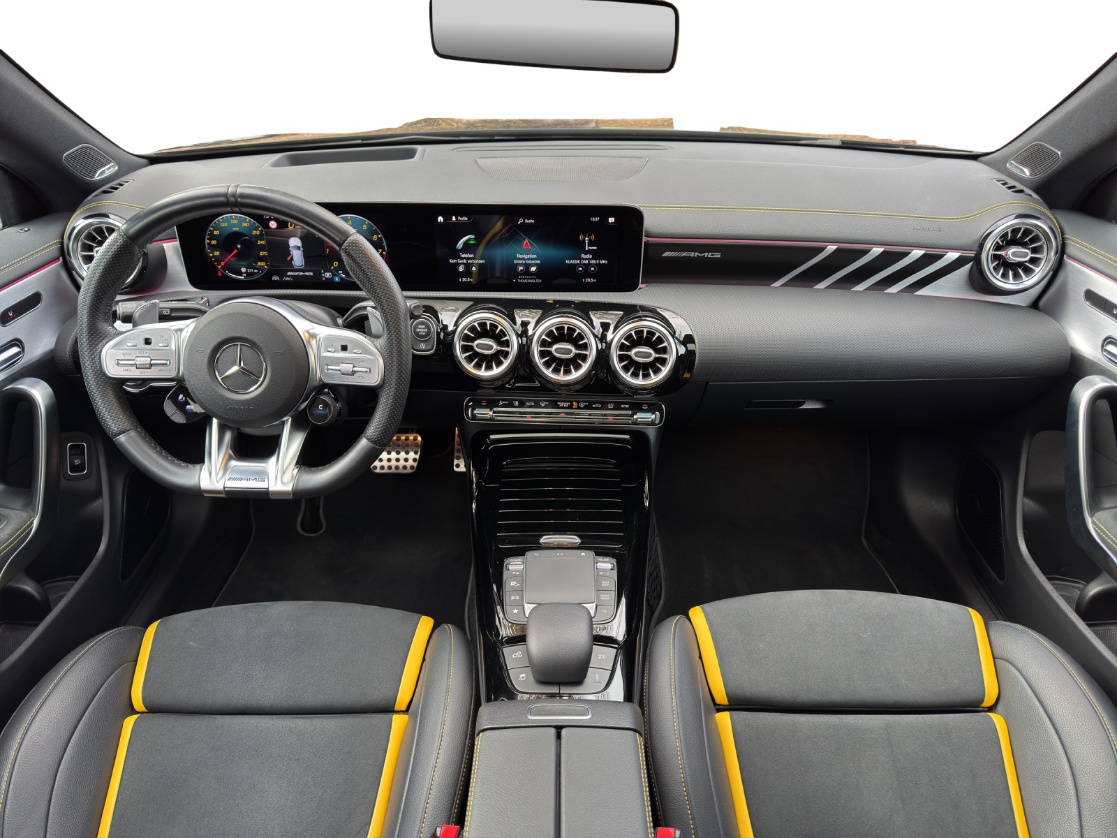 MERCEDES-BENZ CLA SB 45 S AMG 4Matic+-image-4