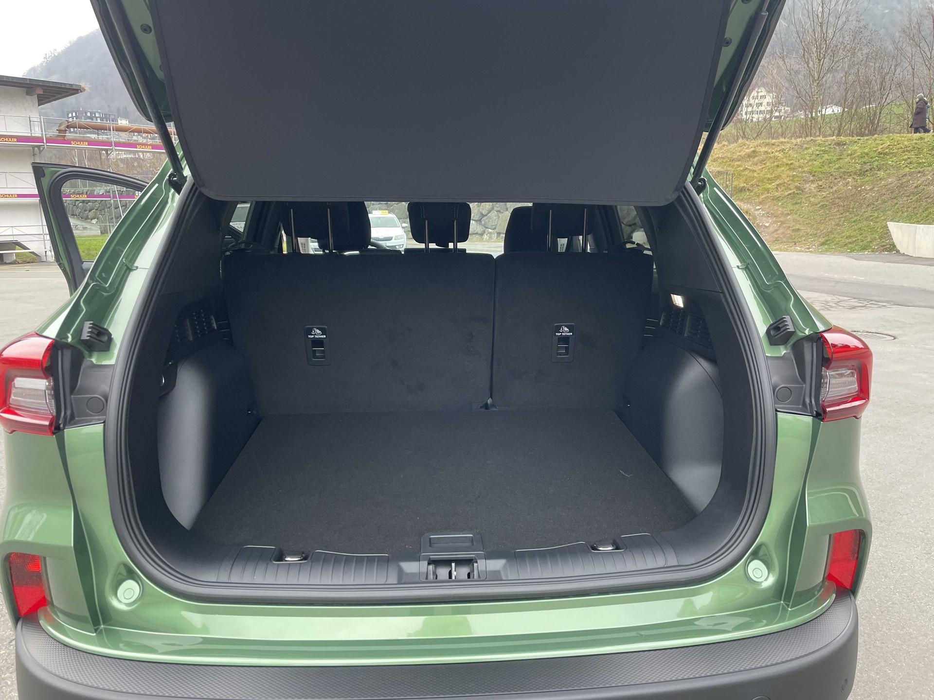 FORD Kuga 2.5 Hybrid Titanium 4x4-image-25