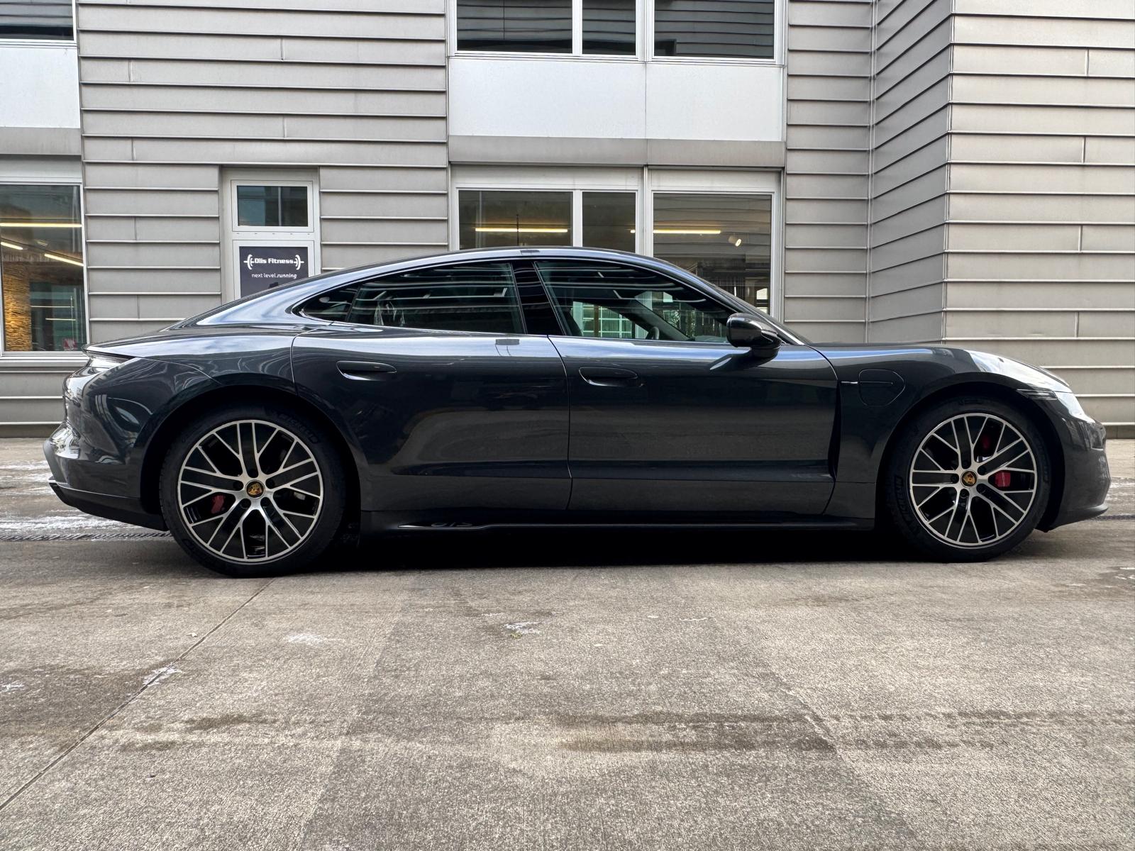 PORSCHE Taycan GTS-image-6