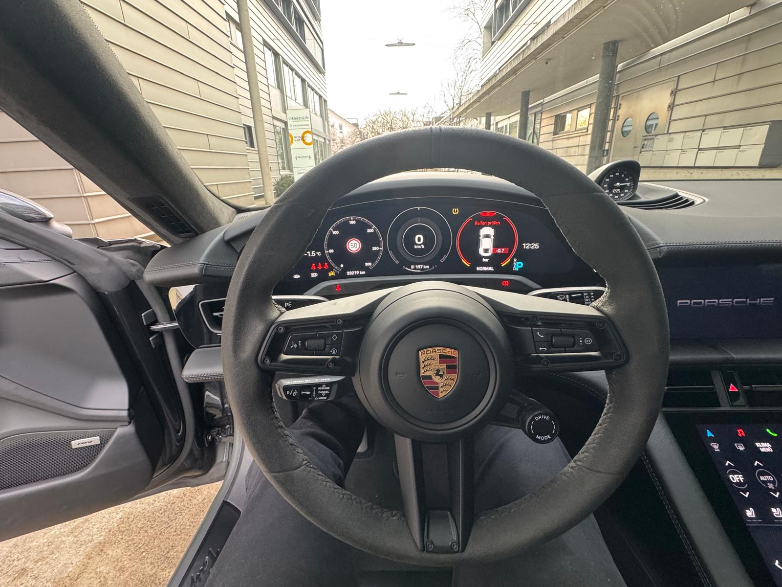 PORSCHE Taycan GTS-image-9