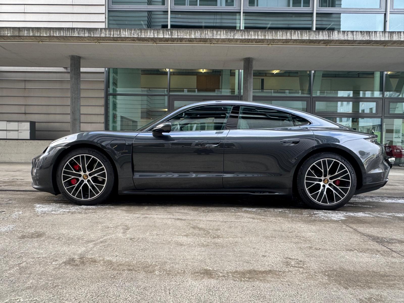 PORSCHE Taycan GTS-image-2