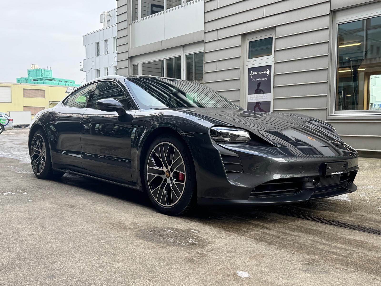 PORSCHE Taycan GTS-image-7