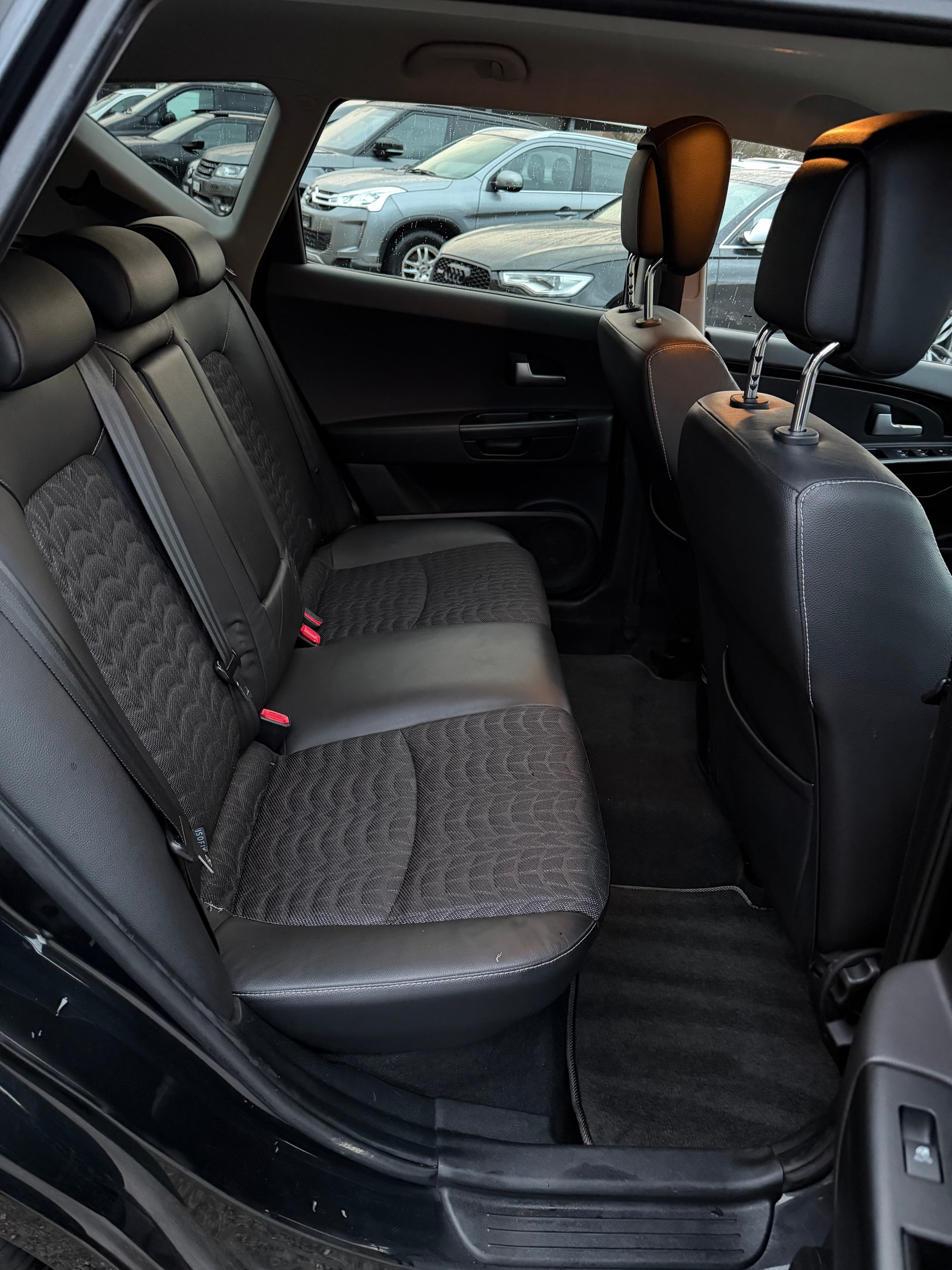 KIA Cee'd Sporty Wagon 1.6 CRDi Style-image-11