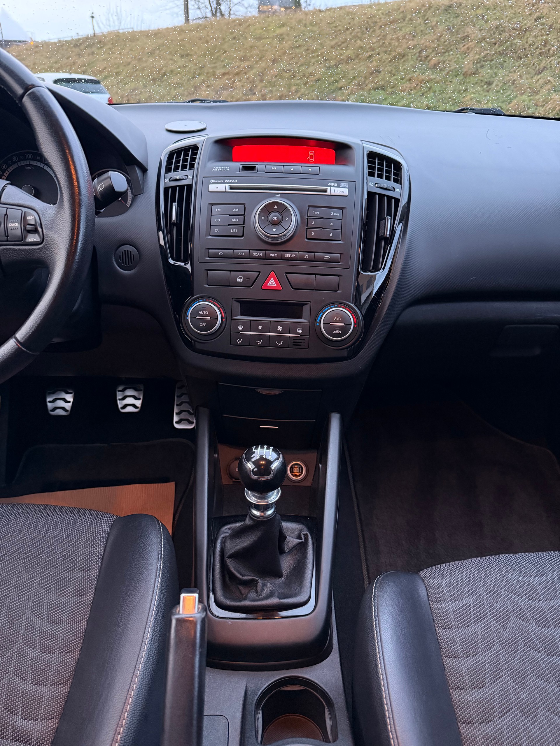 KIA Cee'd Sporty Wagon 1.6 CRDi Style-image-8