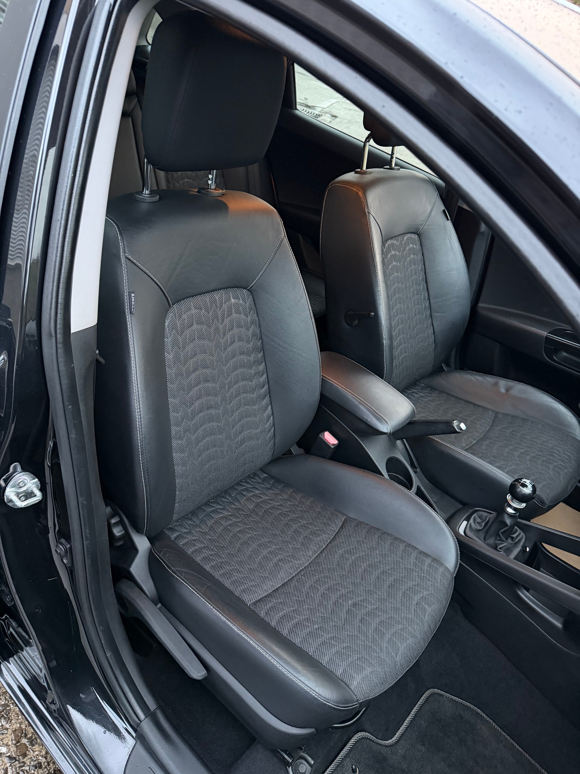 KIA Cee'd Sporty Wagon 1.6 CRDi Style-image-13