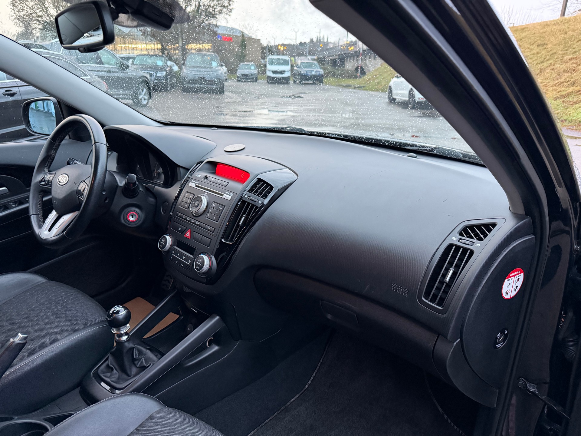 KIA Cee'd Sporty Wagon 1.6 CRDi Style-image-14