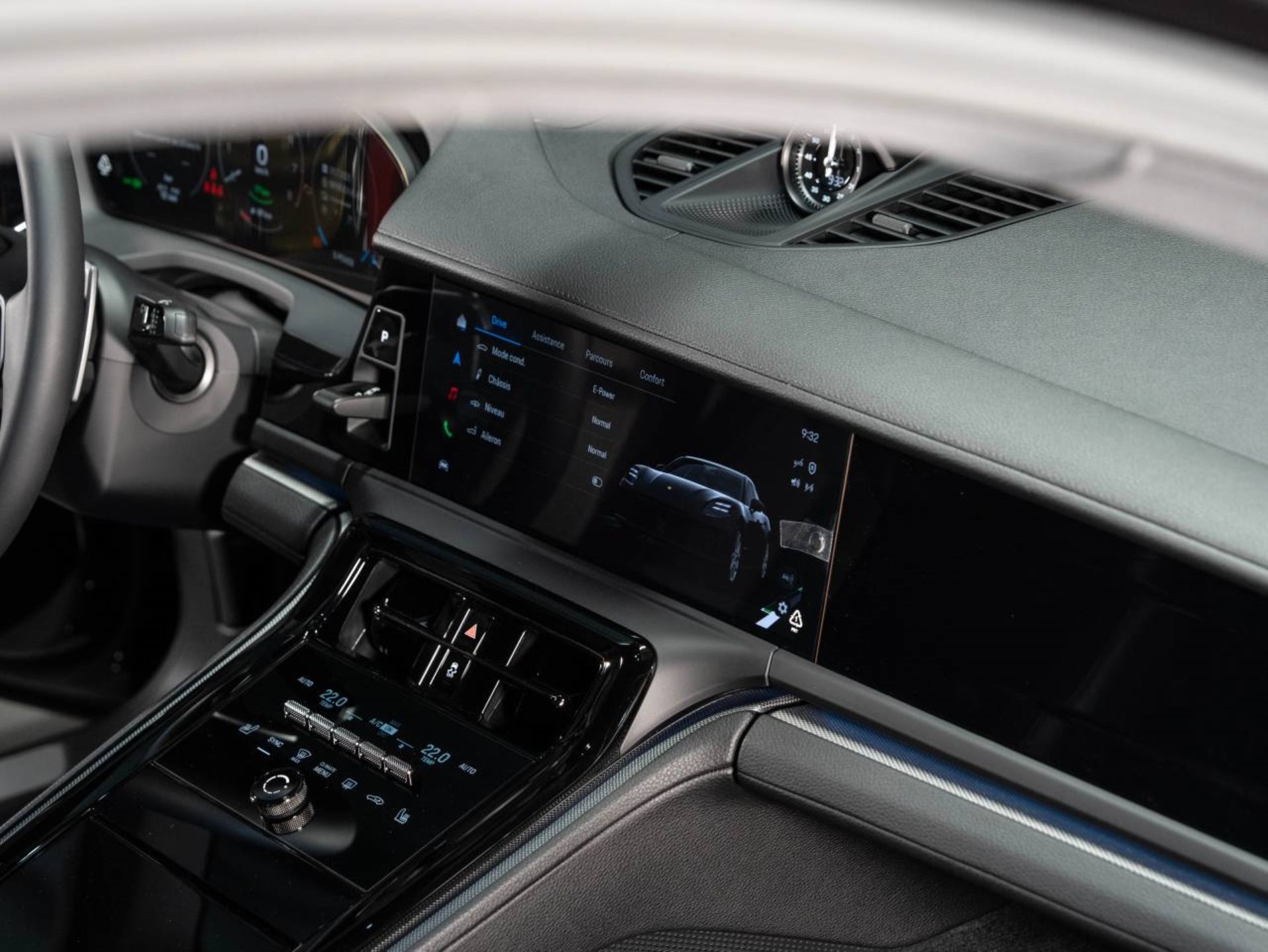 PORSCHE Panamera 4 E-Hybrid-image-12