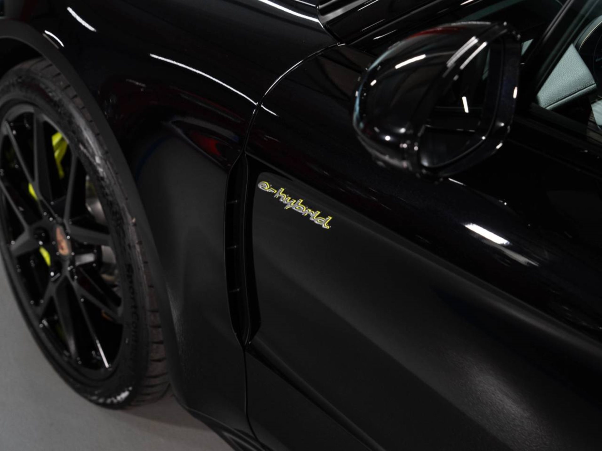 PORSCHE Panamera 4 E-Hybrid-image-23