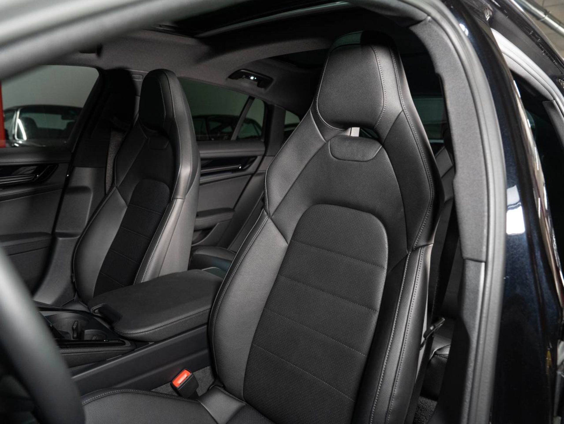 PORSCHE Panamera 4 E-Hybrid-image-14