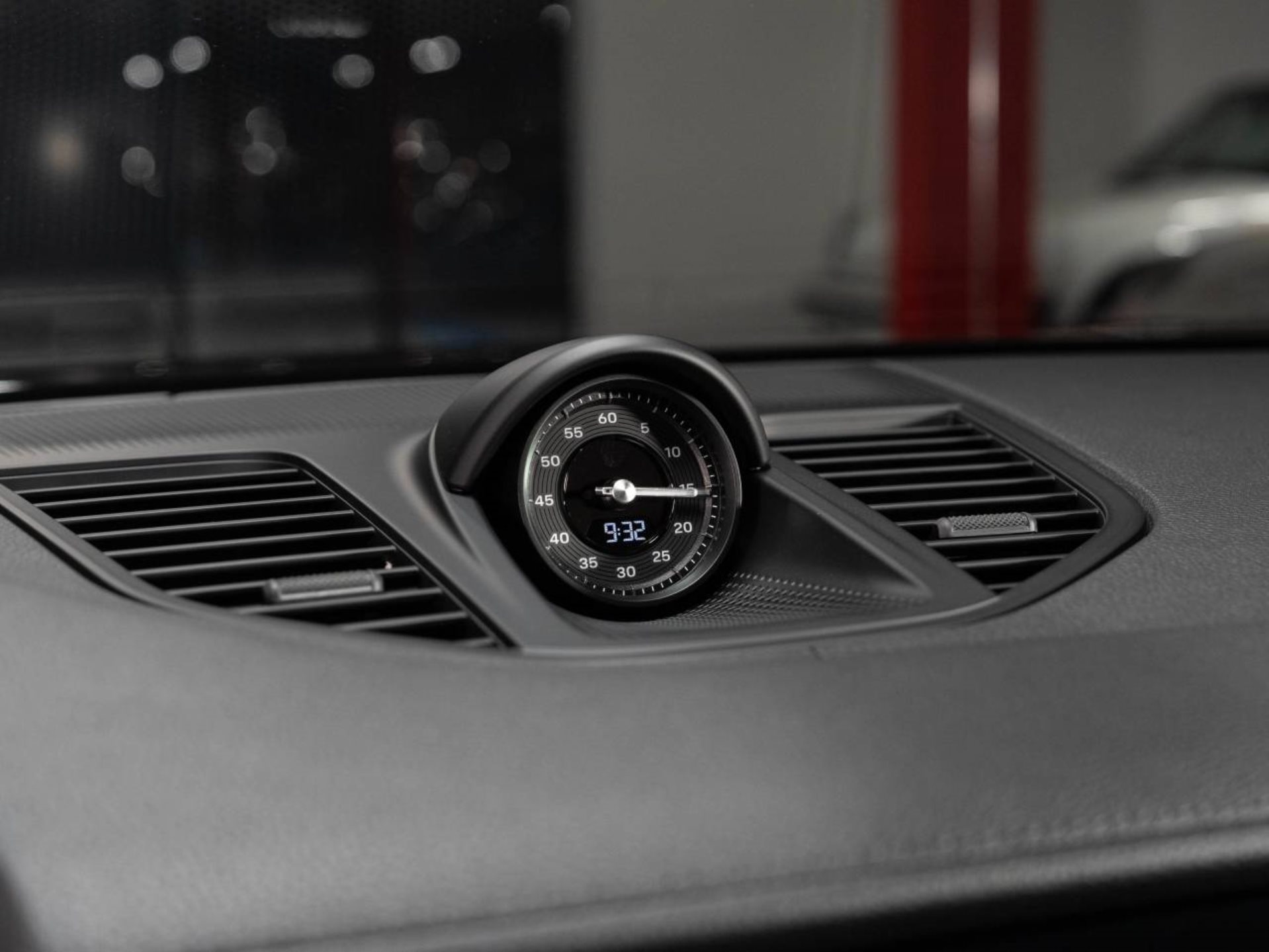 PORSCHE Panamera 4 E-Hybrid-image-10