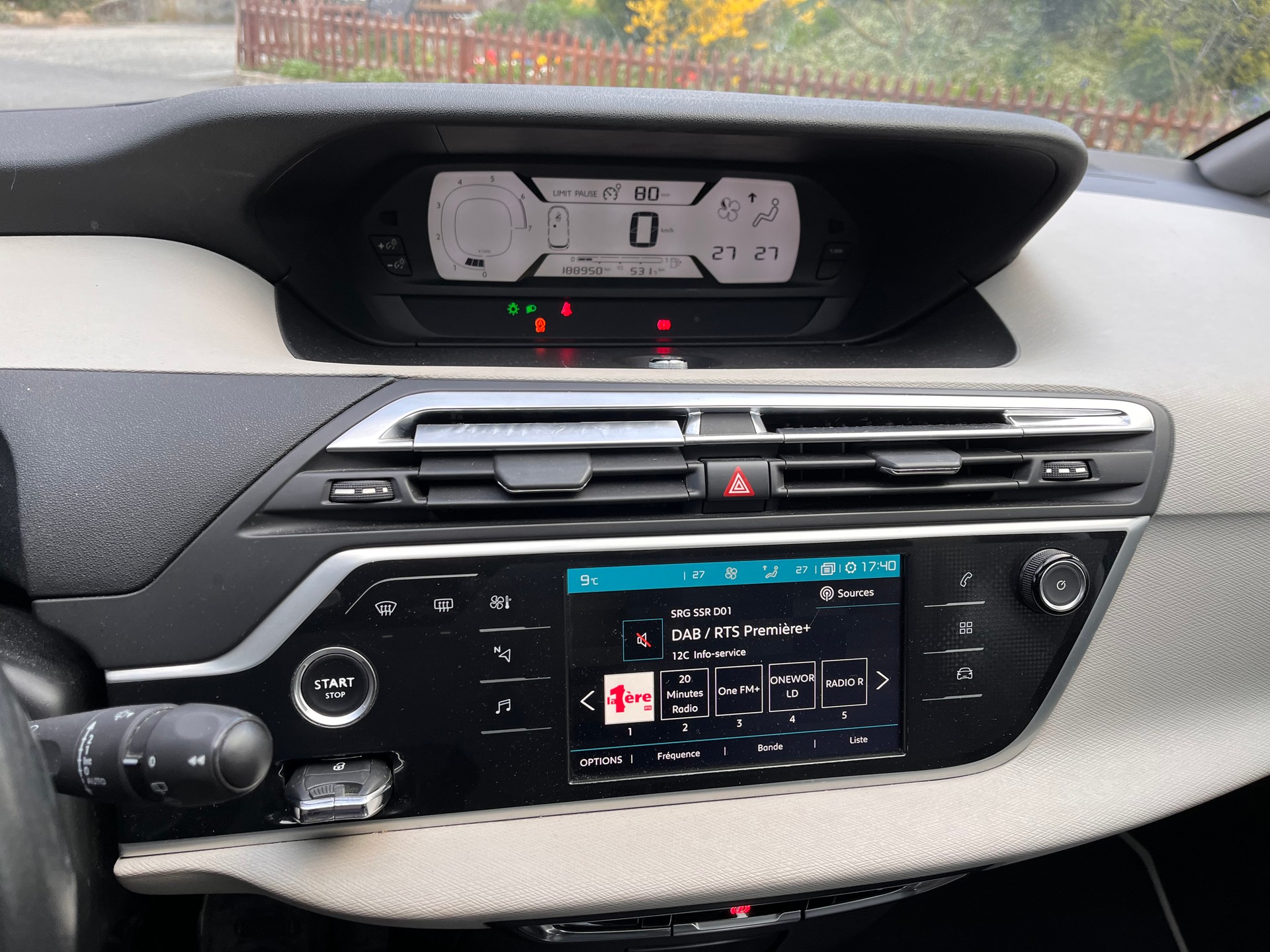 CITROEN C4 Picasso 1.2 Pure Tech Attraction-image-7