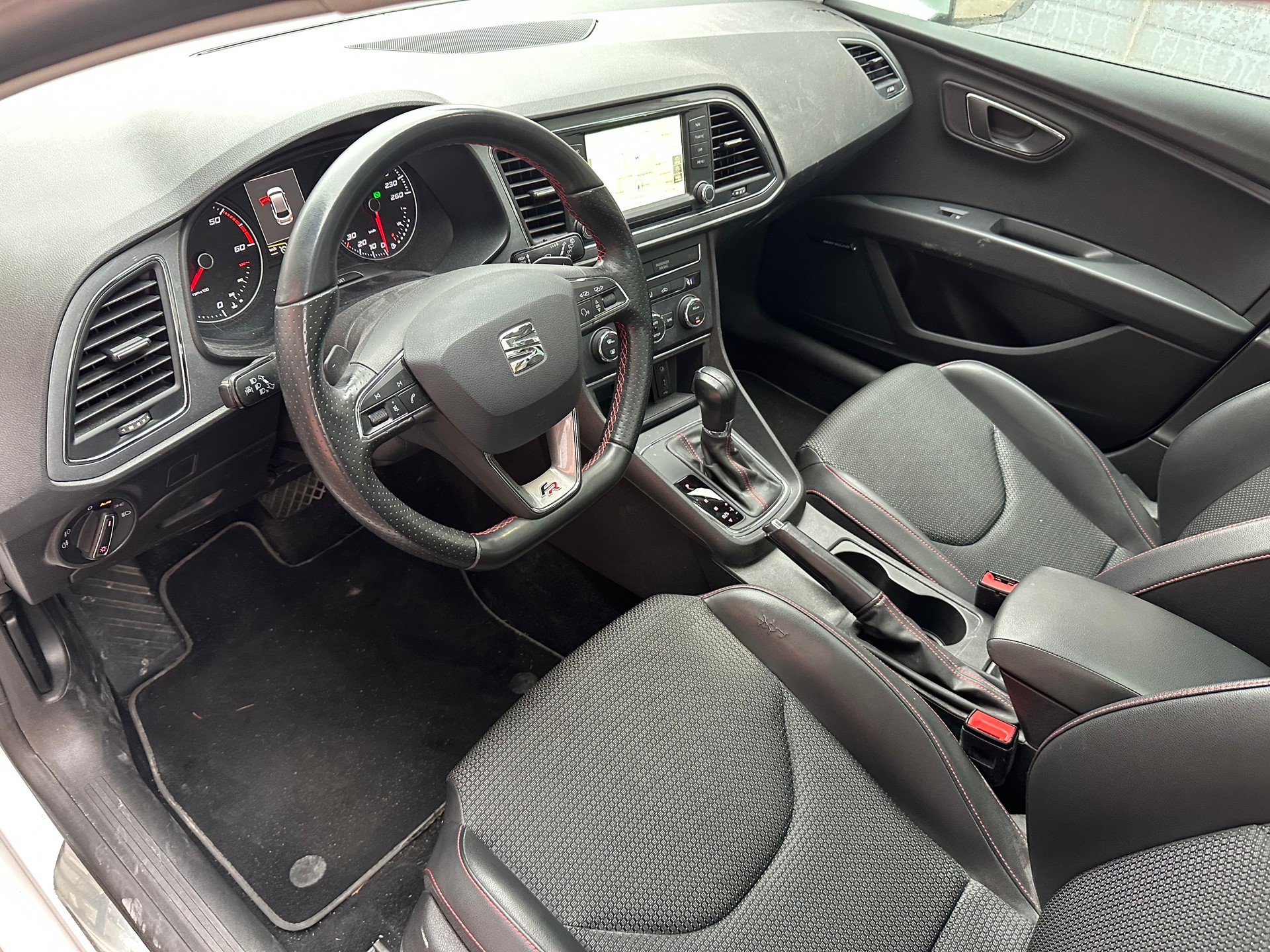 SEAT SEAT LEON FR-image-8