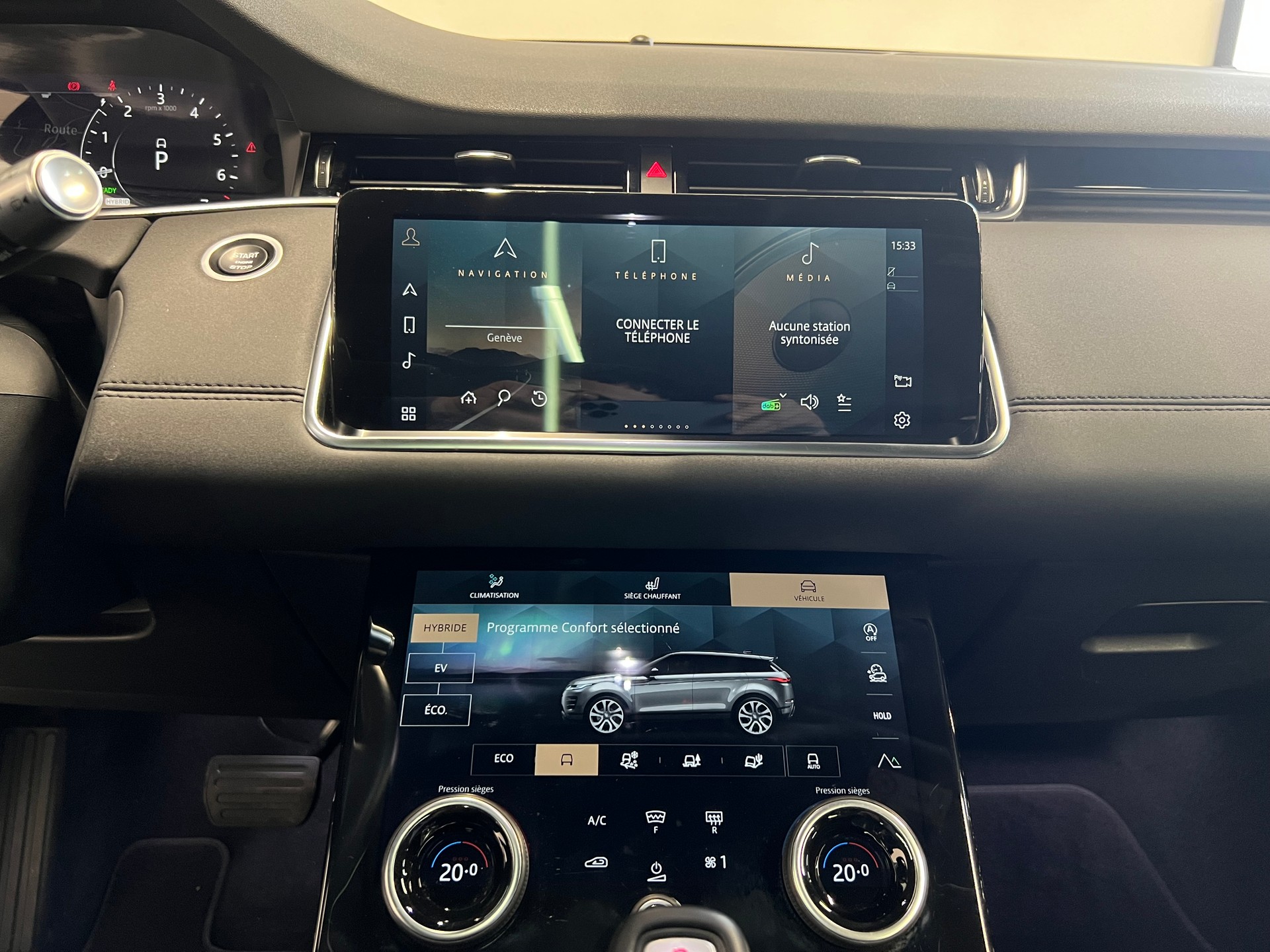 LAND ROVER Range Rover Evoque 1.5 T 300e SE-image-4