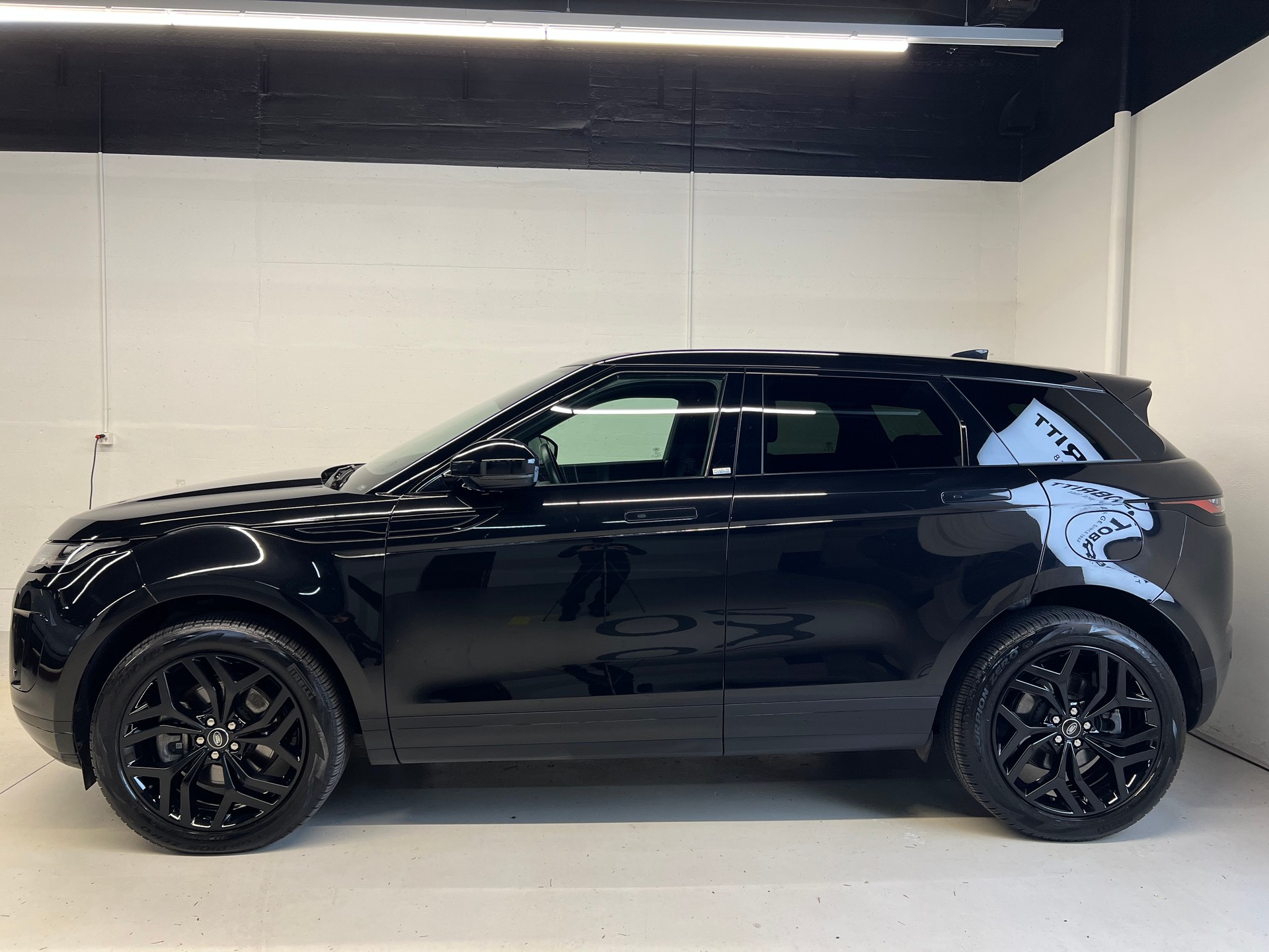 LAND ROVER Range Rover Evoque 1.5 T 300e SE-image-7