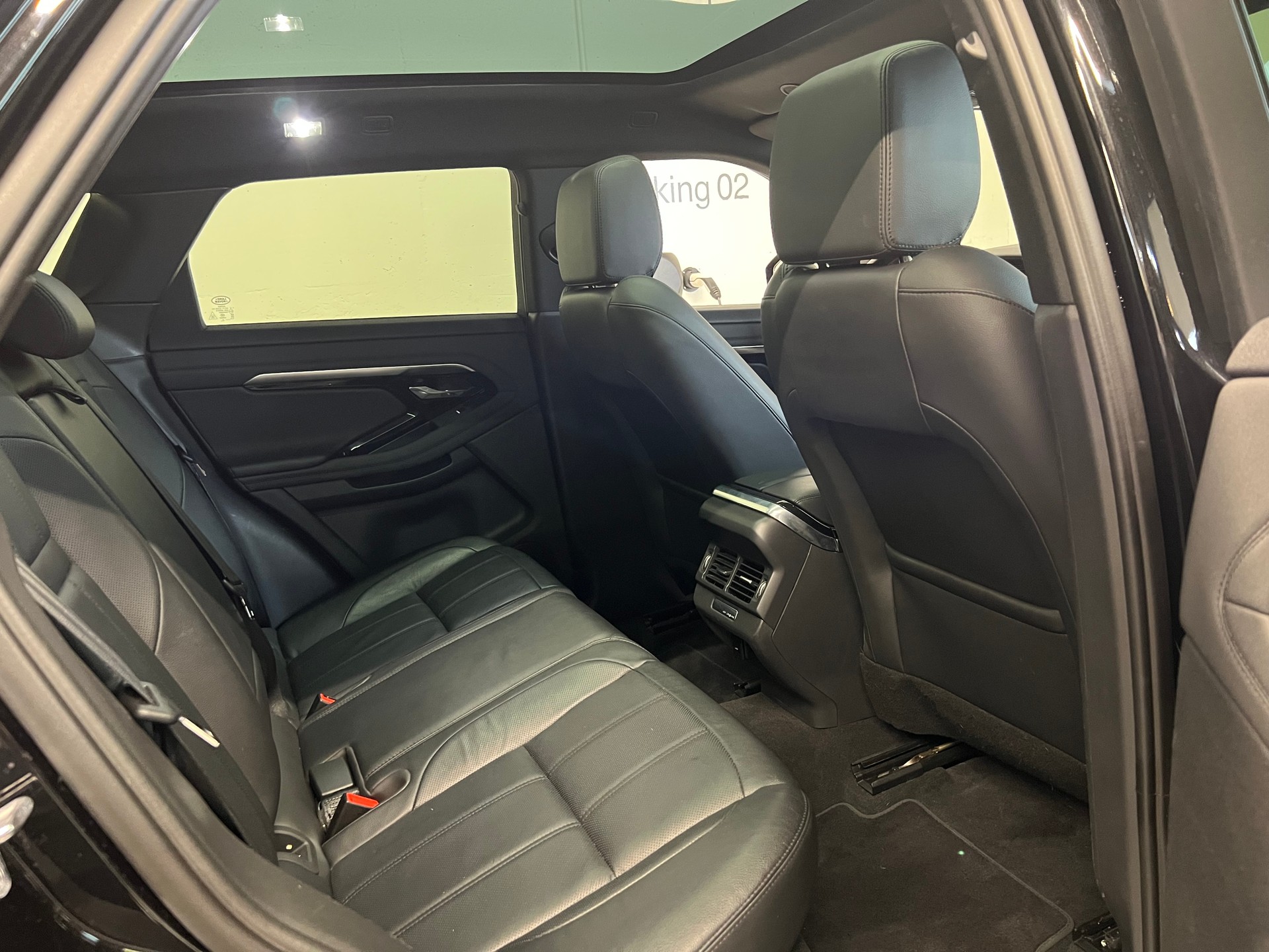 LAND ROVER Range Rover Evoque 1.5 T 300e SE-image-6