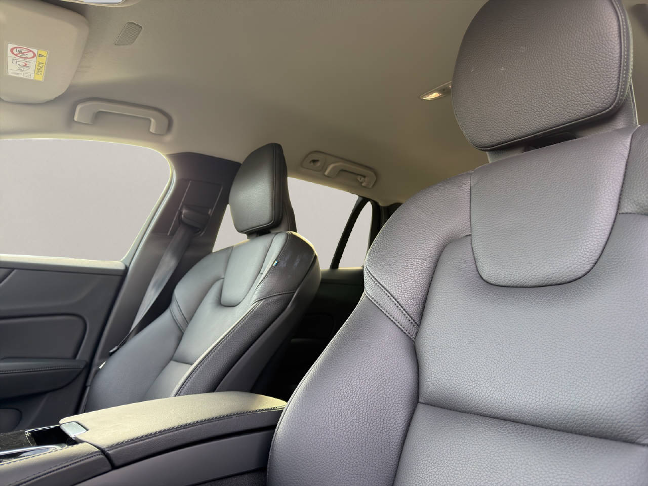 VOLVO V60 2.0 T6 TE Plus Dark eAWD .-image-11