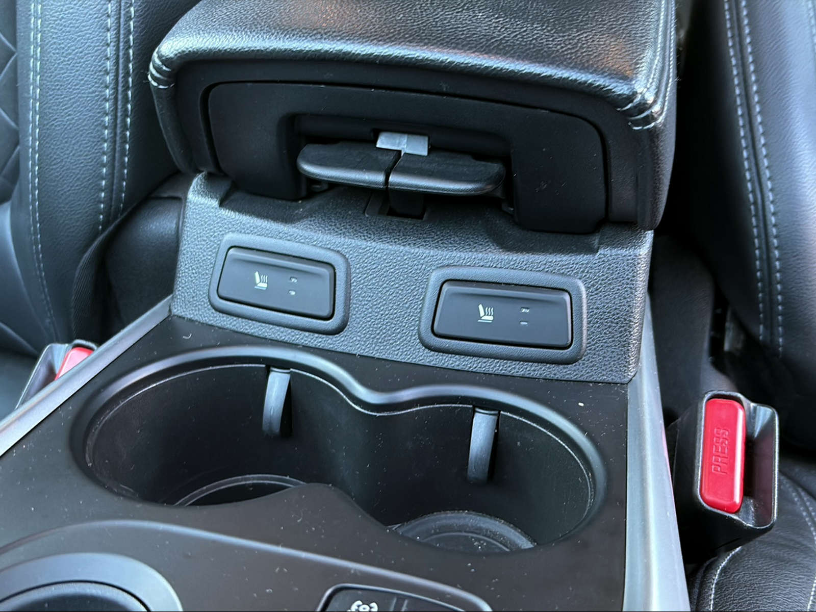 RENAULT Kadjar 1.3 16V Turbo Intens EDC-image-12