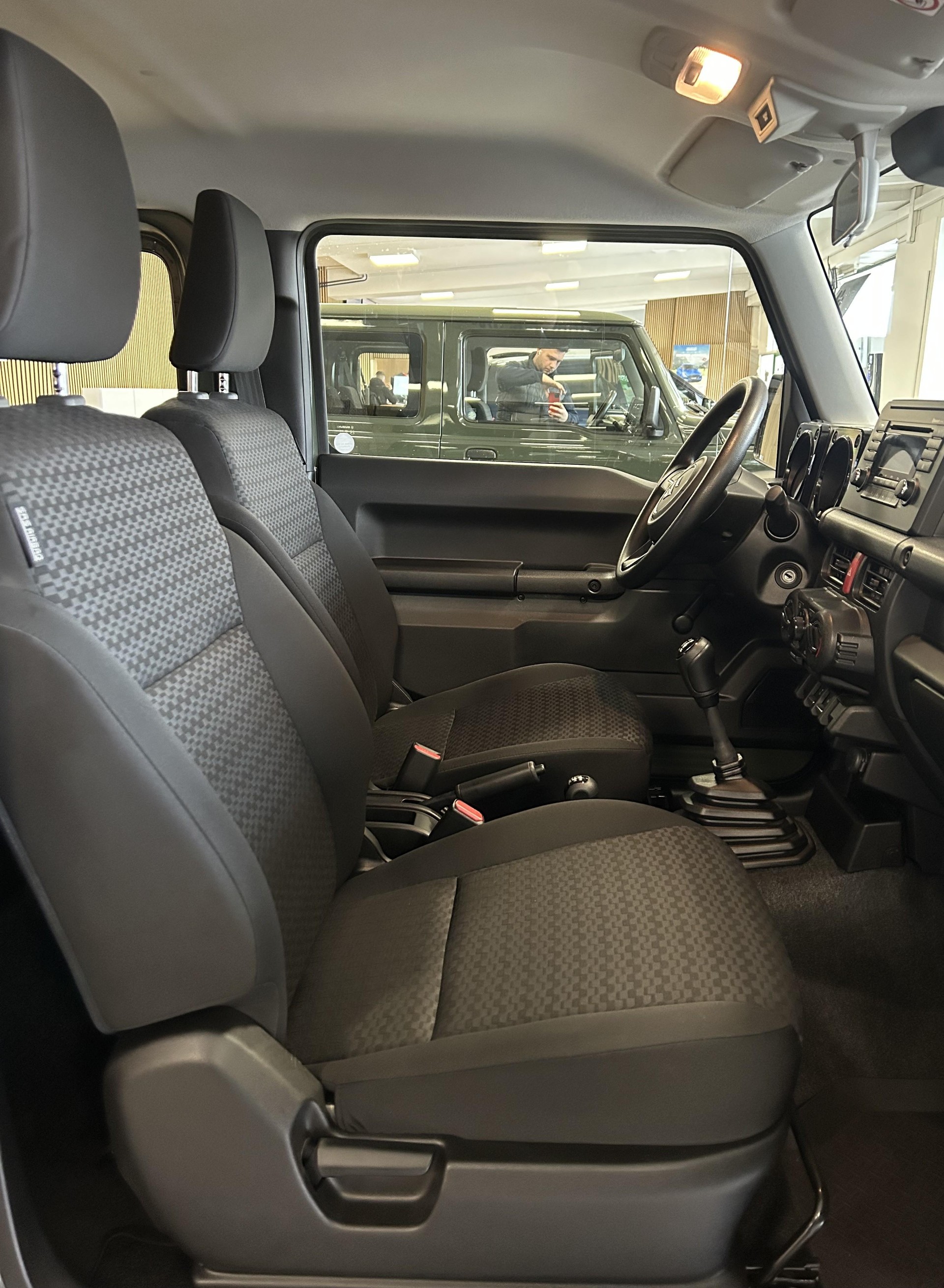 SUZUKI Jimny 1.5 Unico 4 PLACES/4 SITZE-image-14
