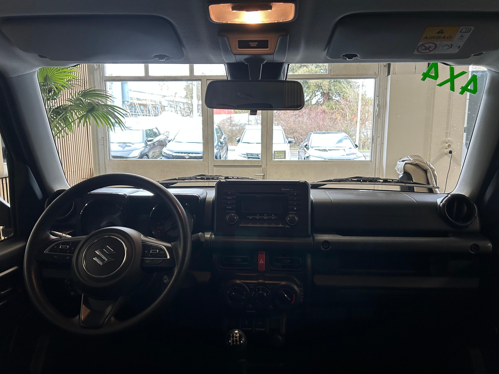 SUZUKI Jimny 1.5 Unico 4 PLACES/4 SITZE-image-8