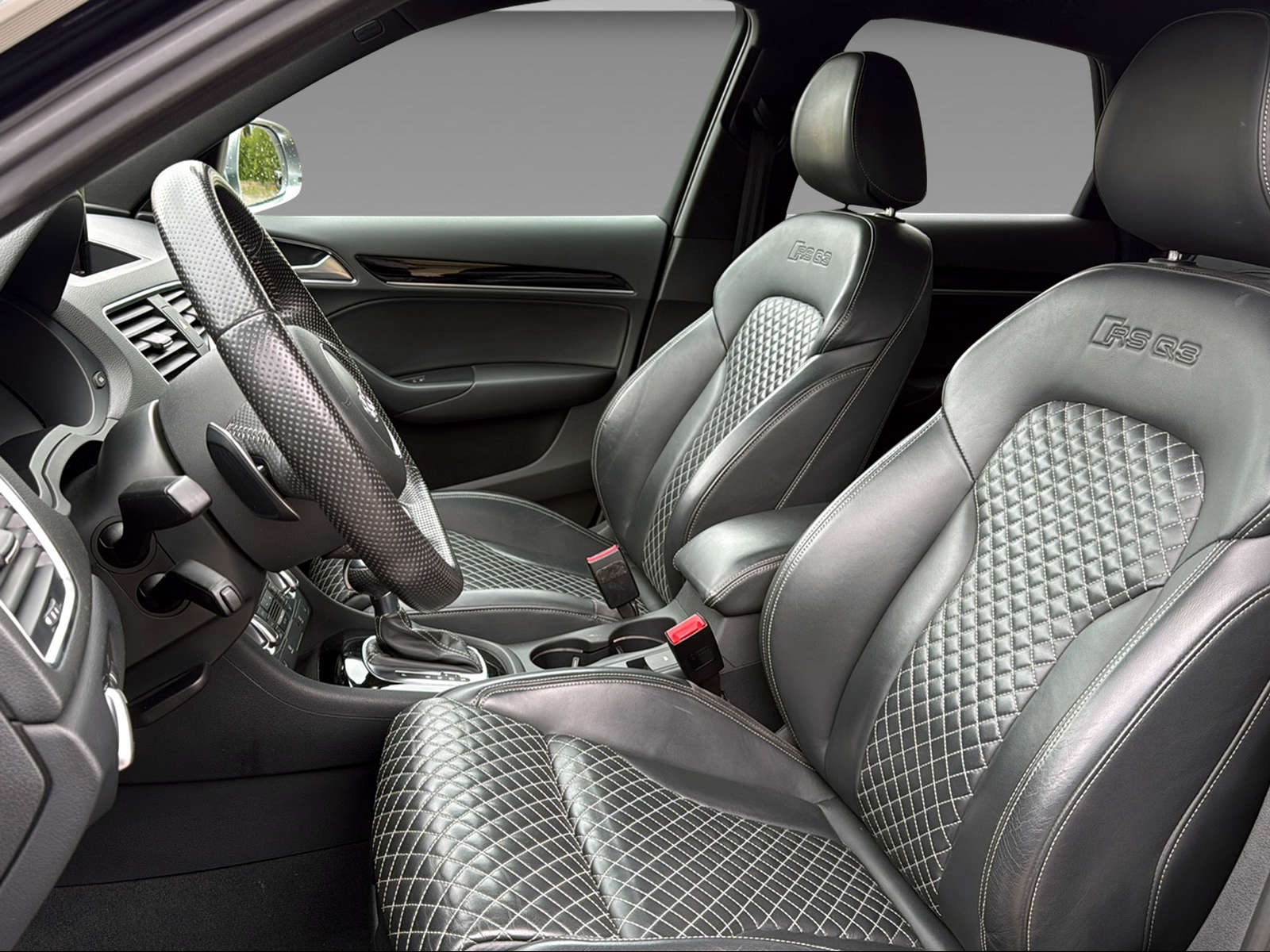 AUDI RS Q3 2.5 TFSI quattro S-Tronic-image-13
