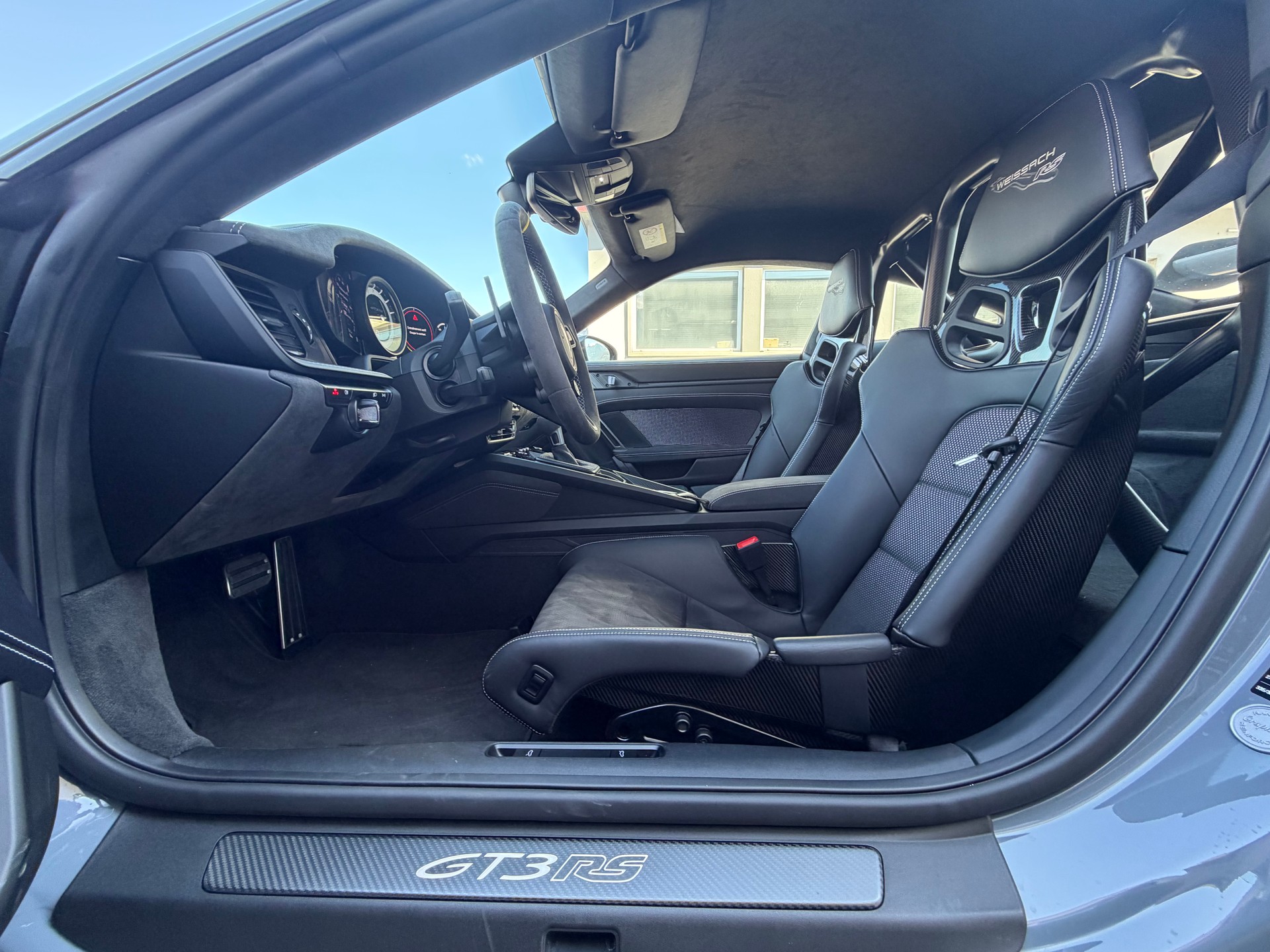 PORSCHE 911 GT3 RS Weissach-image-6