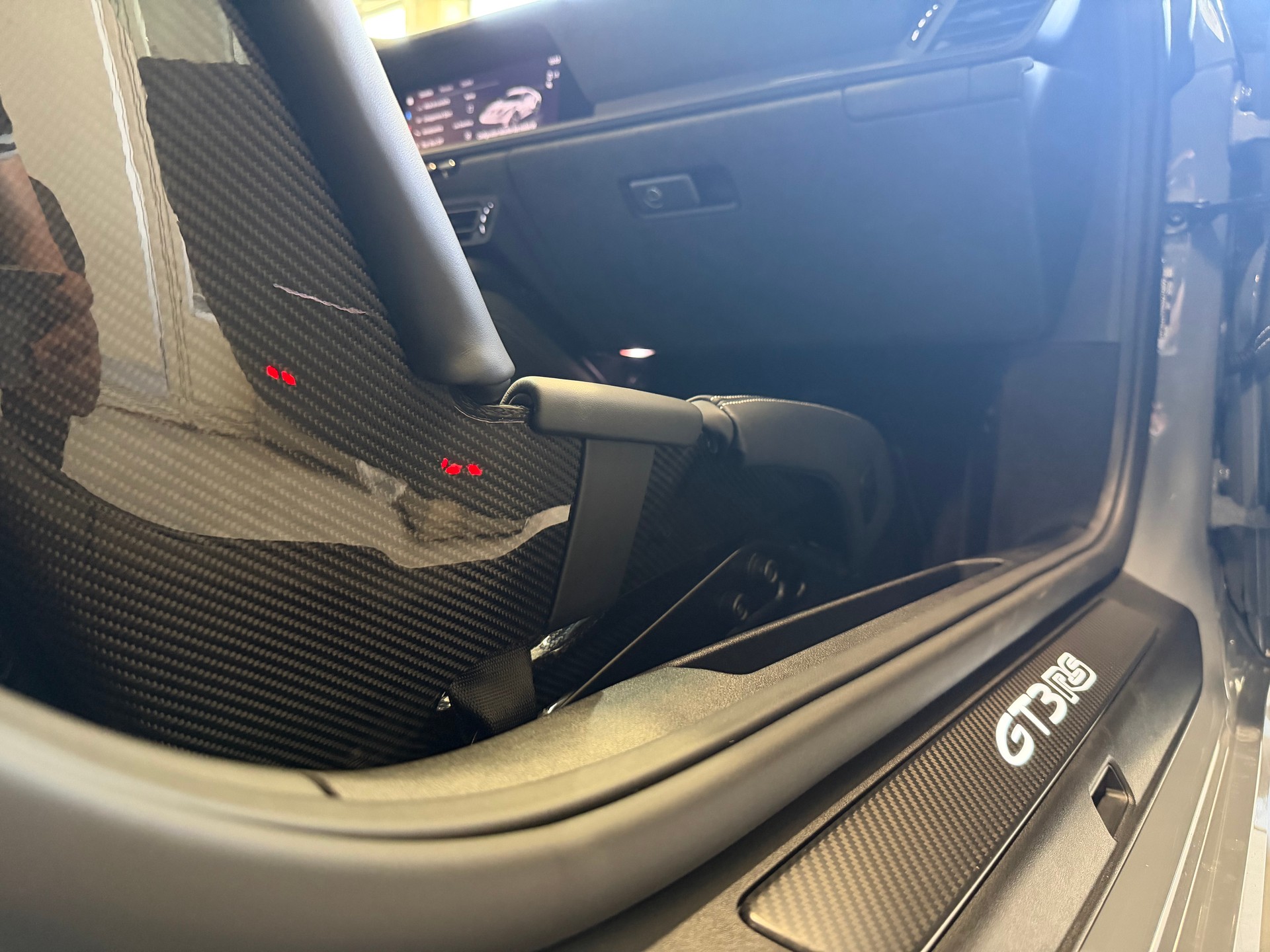 PORSCHE 911 GT3 RS Weissach-image-12