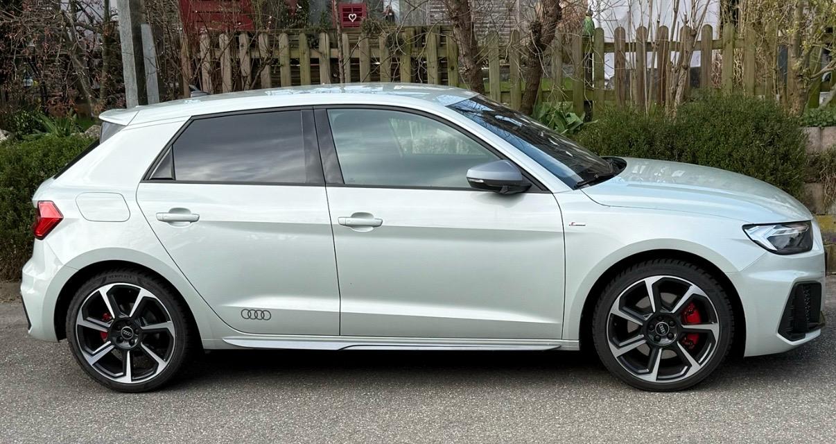 AUDI A1 Sportback 40 TFSI S Line S-tronic-image-1