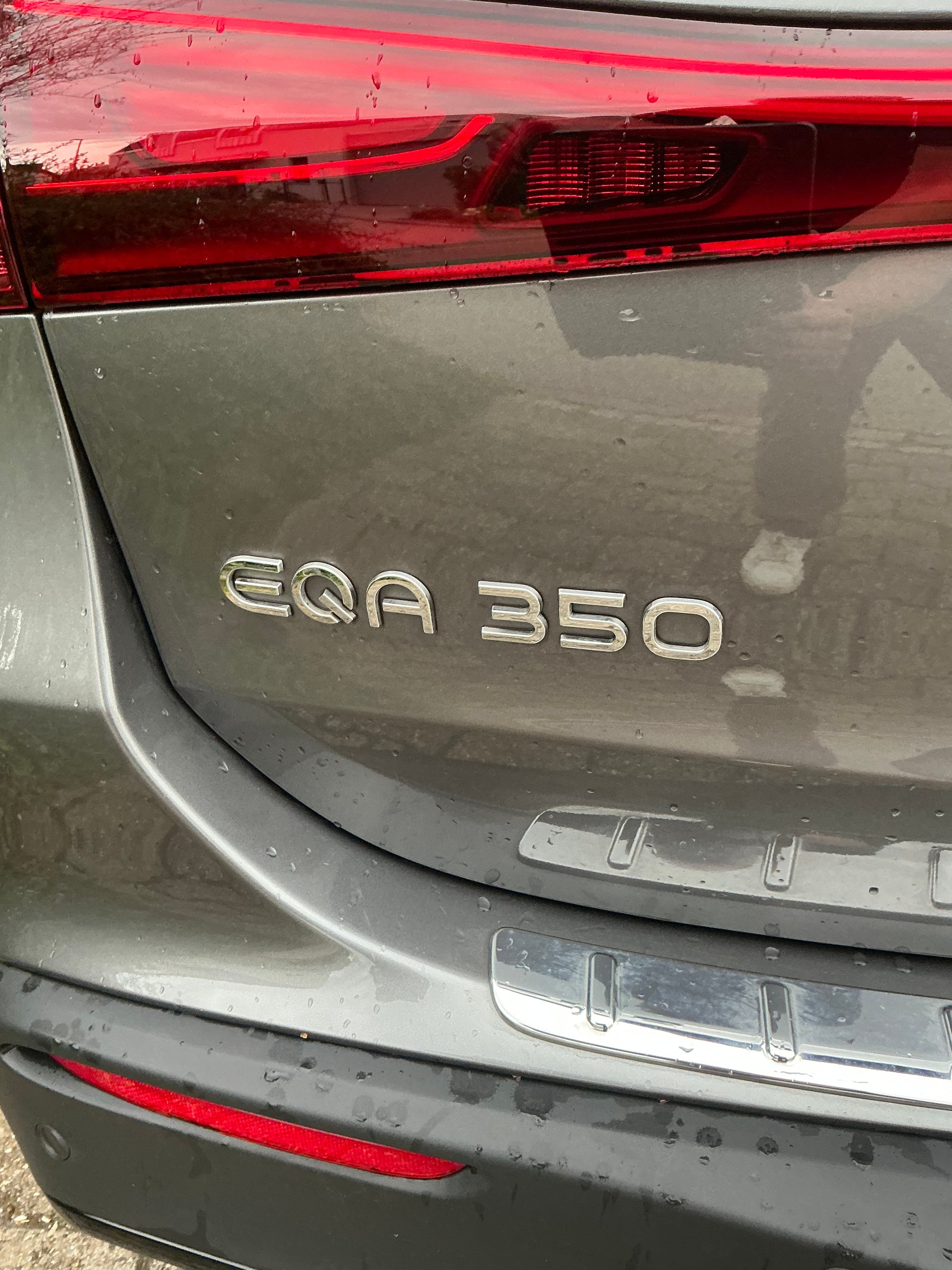 MERCEDES-BENZ EQA 350 AMG Line 4Matic-image-9