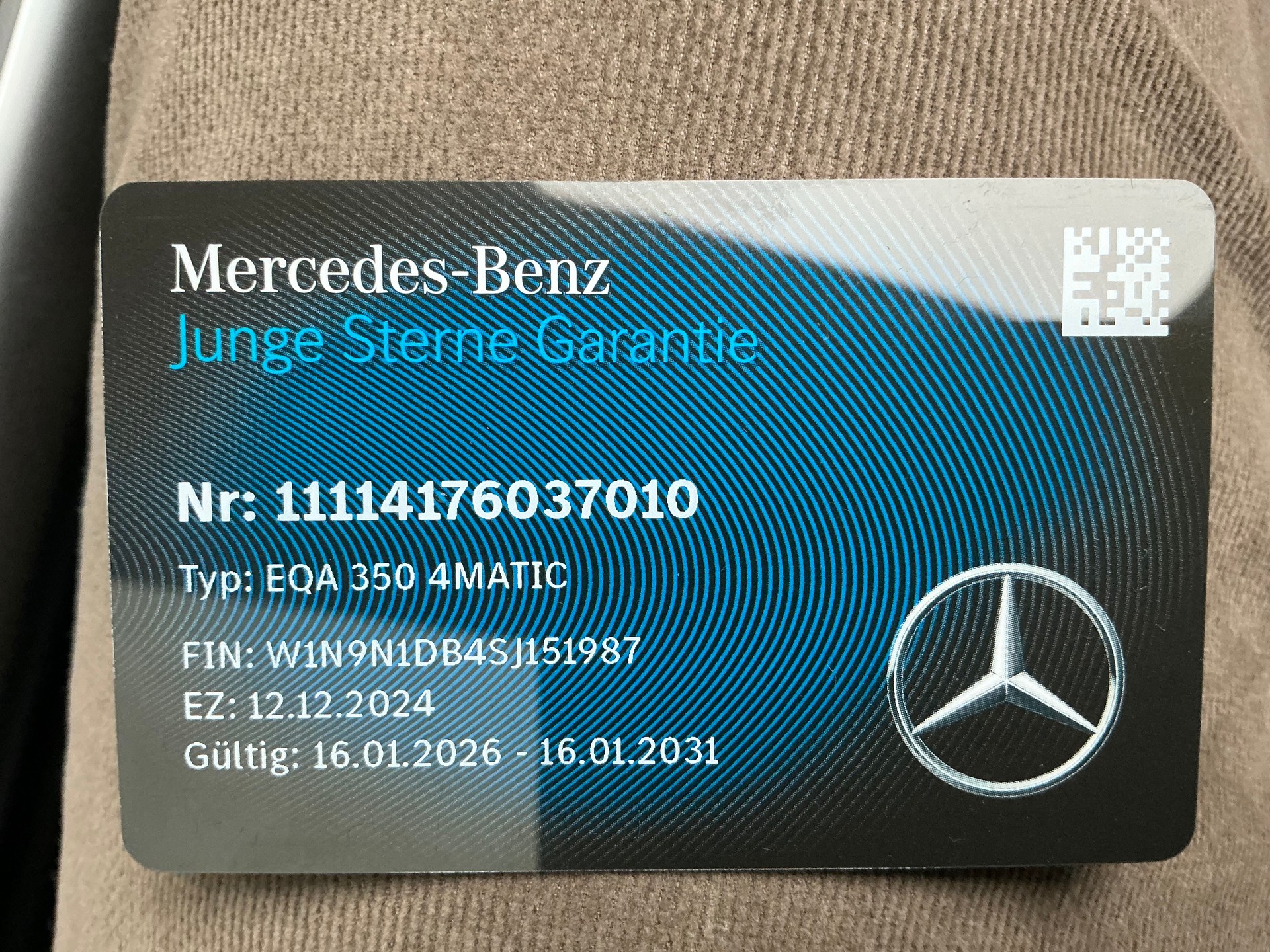 MERCEDES-BENZ EQA 350 AMG Line 4Matic-image-2