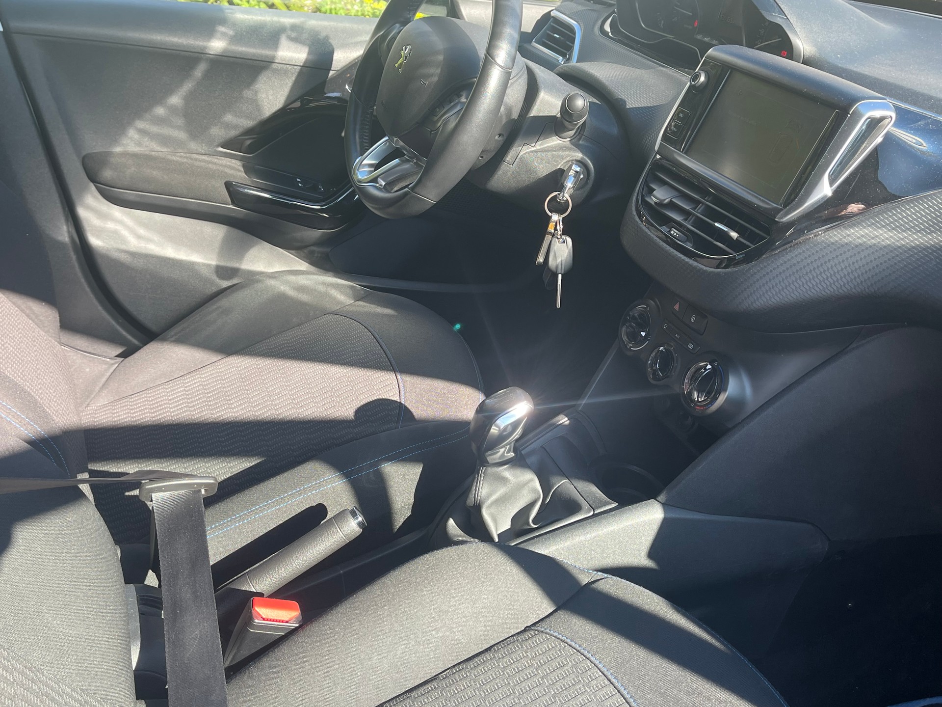 PEUGEOT 208 1.2 PureTech Access-image-7