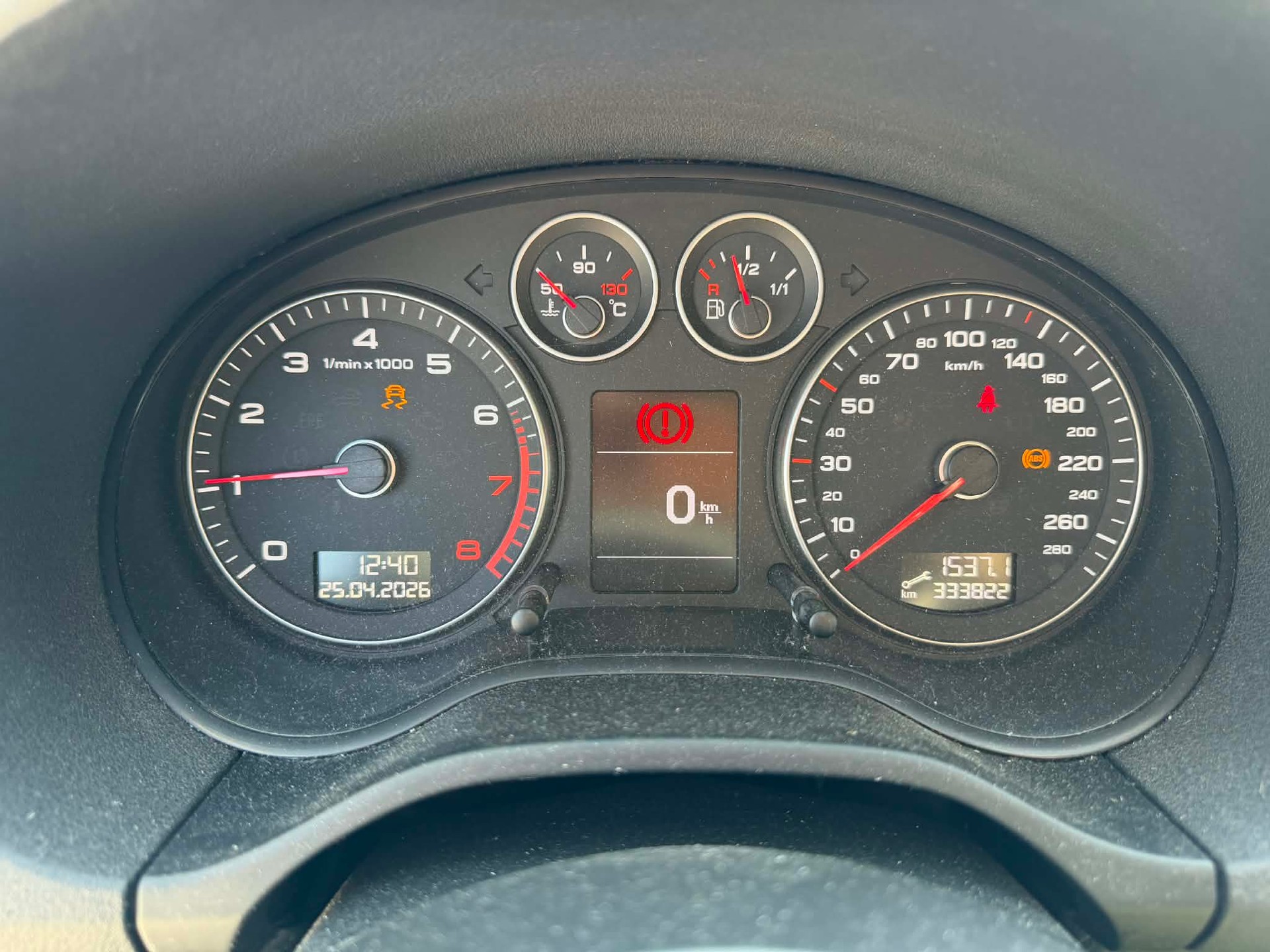 AUDI A3 Sportback 1.8 TFSI Ambiente S-tronic-image-8