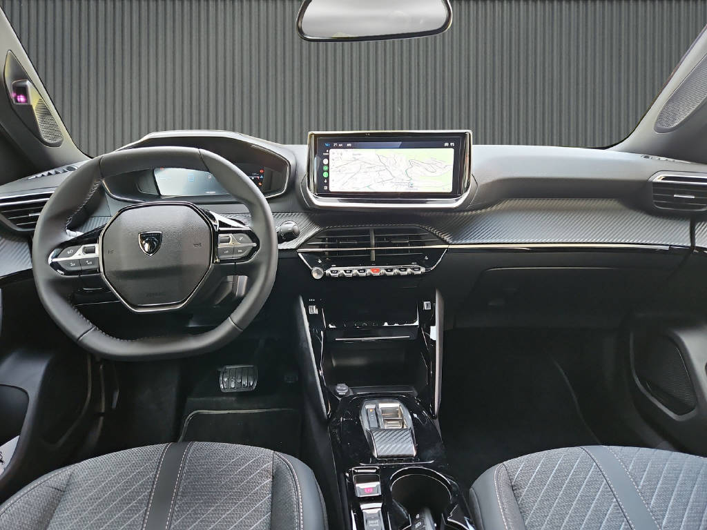 PEUGEOT 2008 1.2 mHY 110PS Allure-image-11